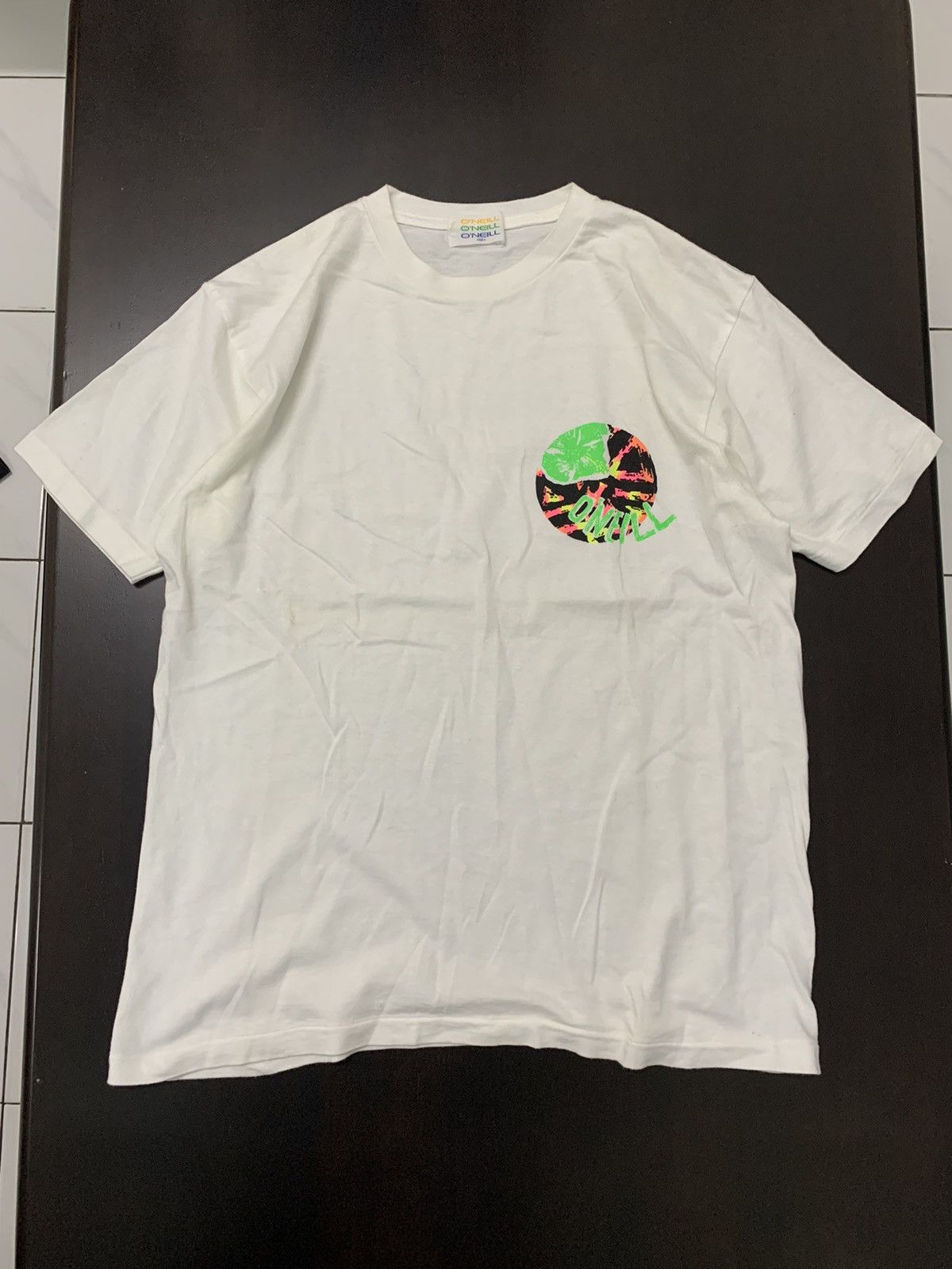 Vintage Vintage 90s Oneill Single Stich Surf Tshirt Size US M / EU 48-50 / 2 - 1 Thumbnail
