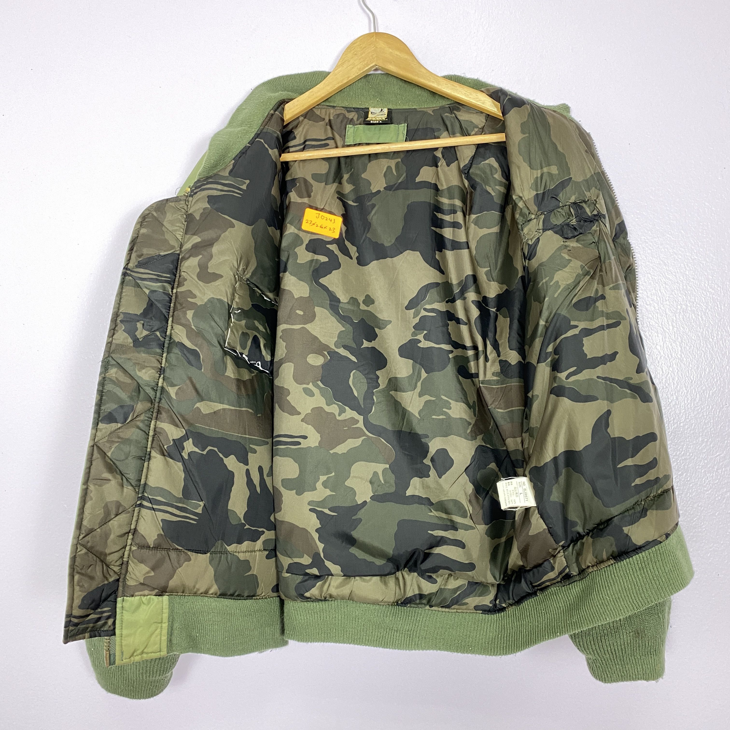 Vintage Vintage BAD BOY Patches Camp Lining Bombers Jacket J0243 Size US M / EU 48-50 / 2 - 3 Thumbnail