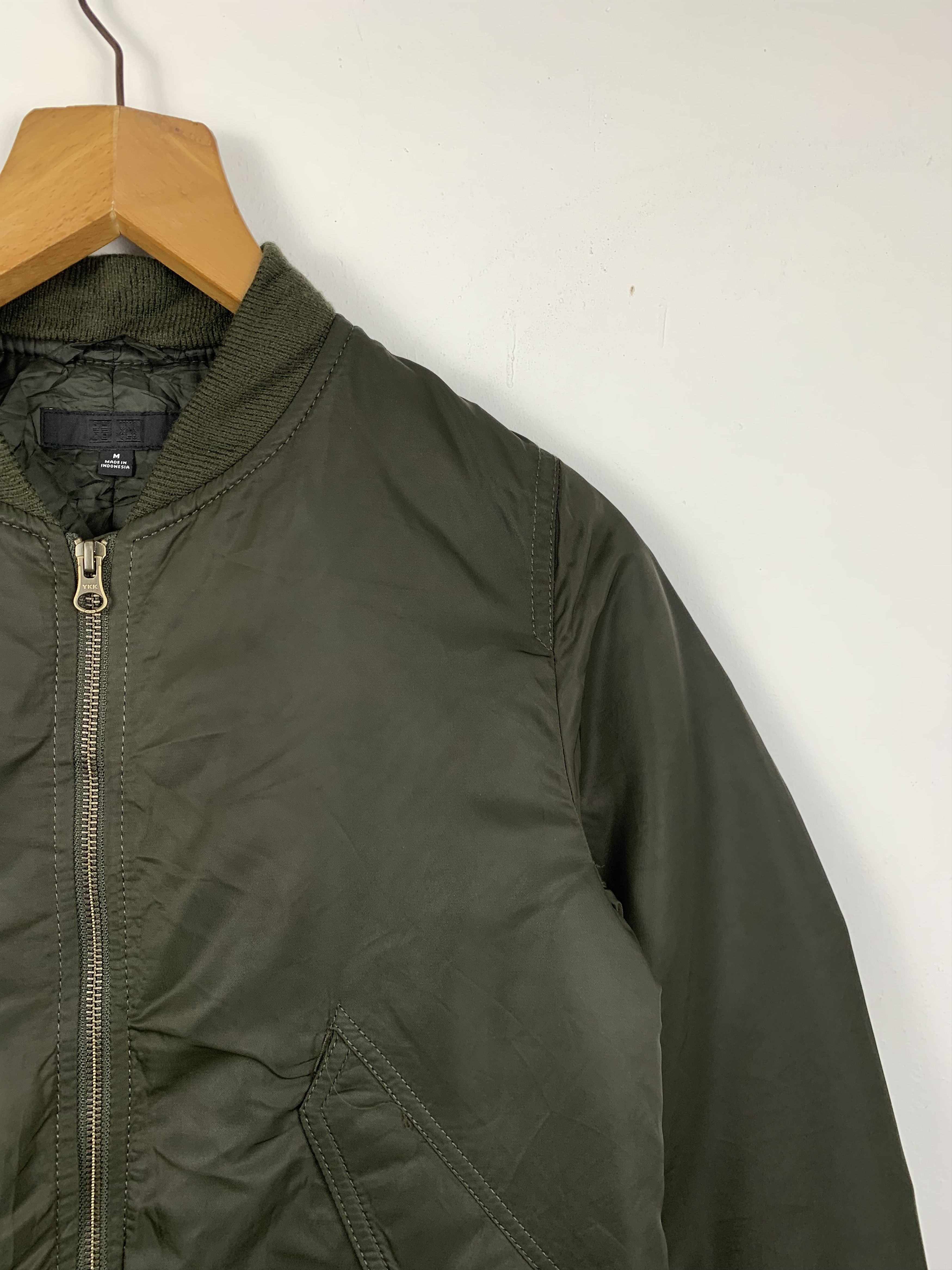 Uniqlo Vintage UNIQLO Bombers Jacket Nice Design J0488 Size US S / EU 44-46 / 1 - 4 Thumbnail