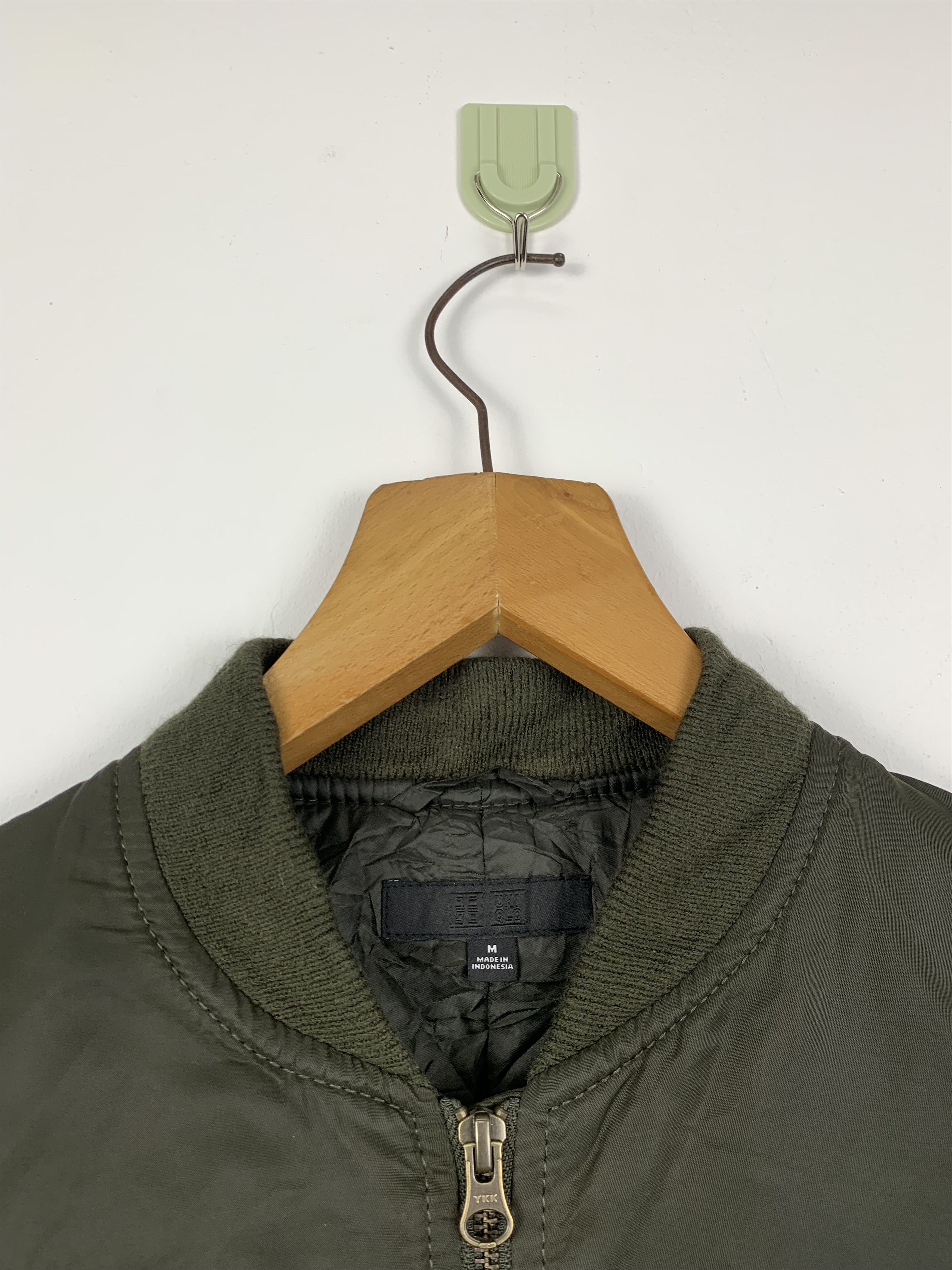 Uniqlo Vintage UNIQLO Bombers Jacket Nice Design J0488 Size US S / EU 44-46 / 1 - 5 Thumbnail