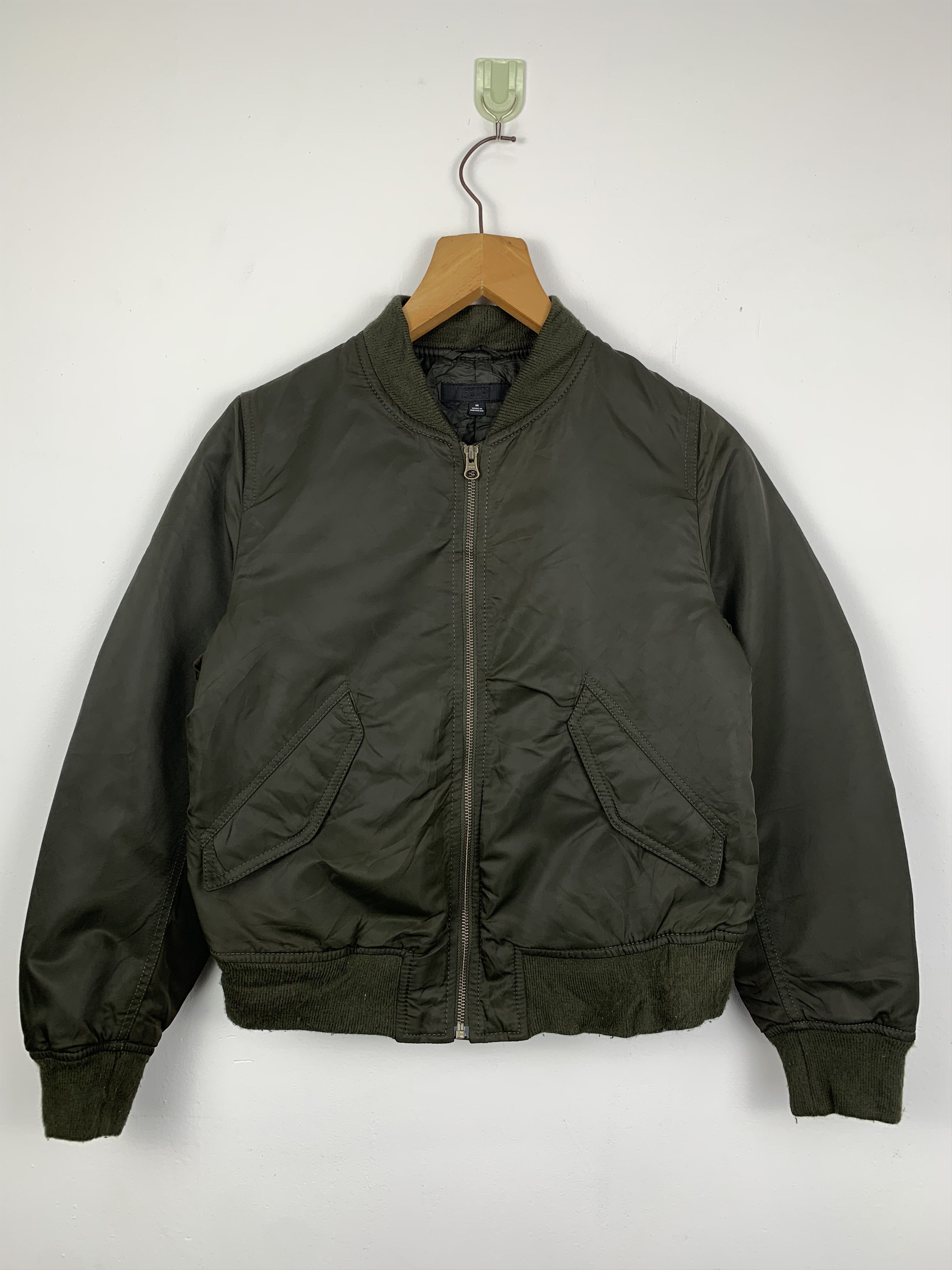 Uniqlo Vintage UNIQLO Bombers Jacket Nice Design J0488 Size US S / EU 44-46 / 1 - 1 Thumbnail