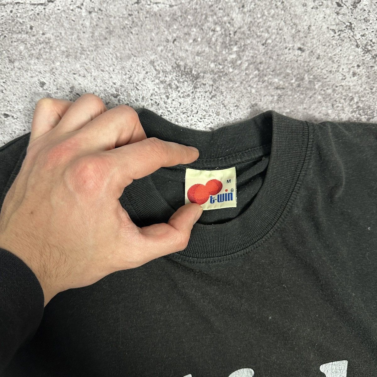 Vintage Vintage 90s I think He’s gay Humor sun faded tee washed Y2K Size US M / EU 48-50 / 2 - 5 Thumbnail