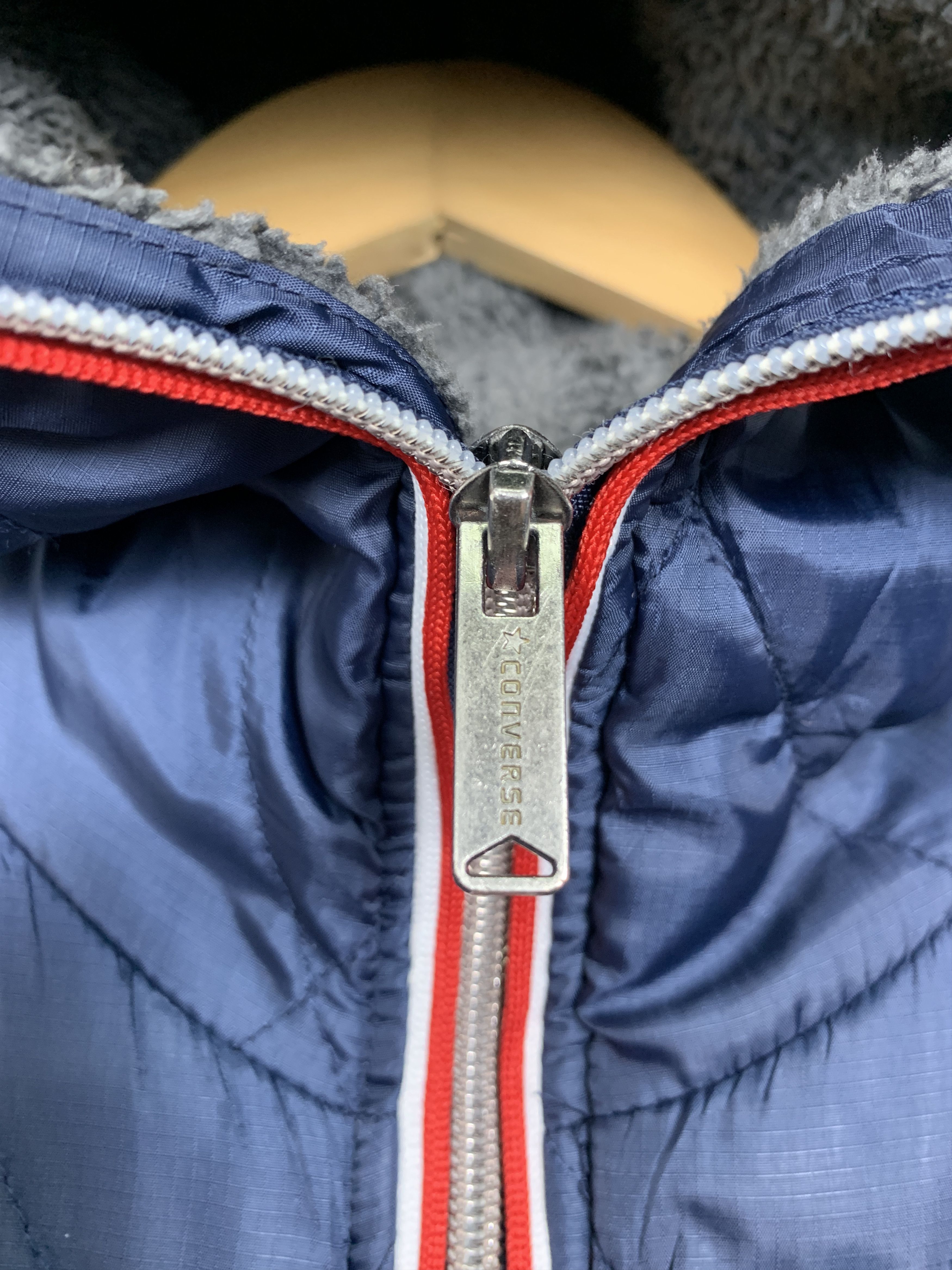 Converse Vintage CONVERSE Zip Up Quilted hoodie Jacket J1460 Size US XL / EU 56 / 4 - 7 Thumbnail