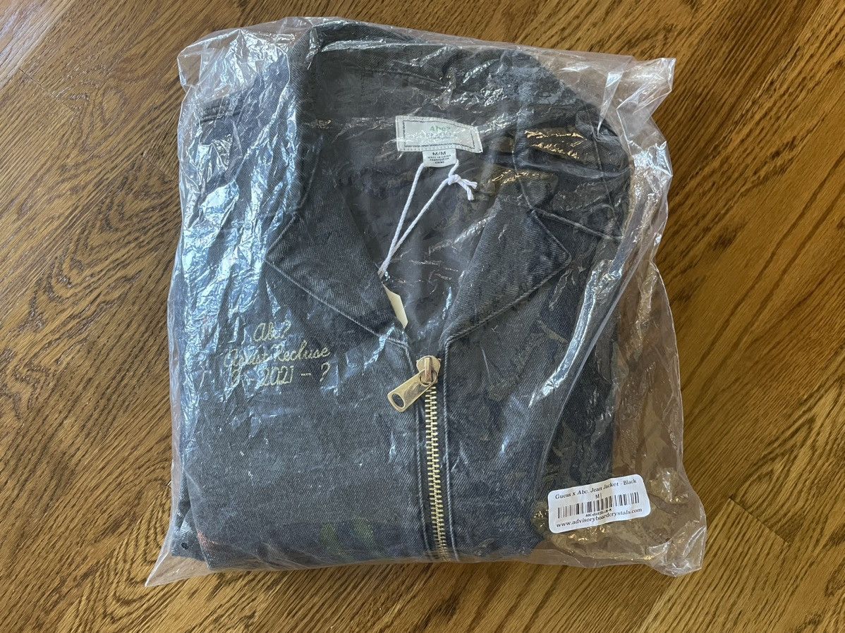Advisory Board Crystals × Guess Black Denim Paint Jacket Medium Jean ABC? Artist Recluse Size US M / EU 48-50 / 2 - 10 Thumbnail