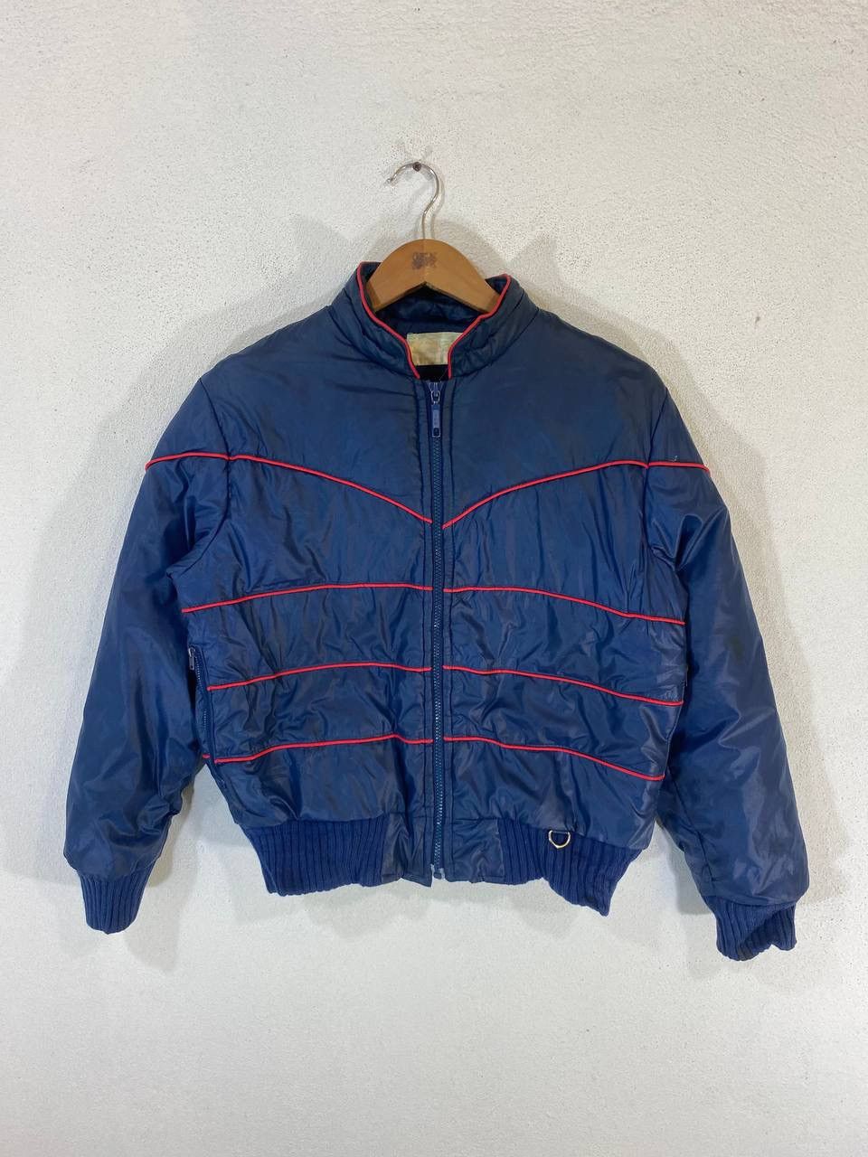 image of Avant Garde x Ski Vintage 80's Skiwear Retro Puffer Jacket Nice Design in Blue, Men's (Size Medium)