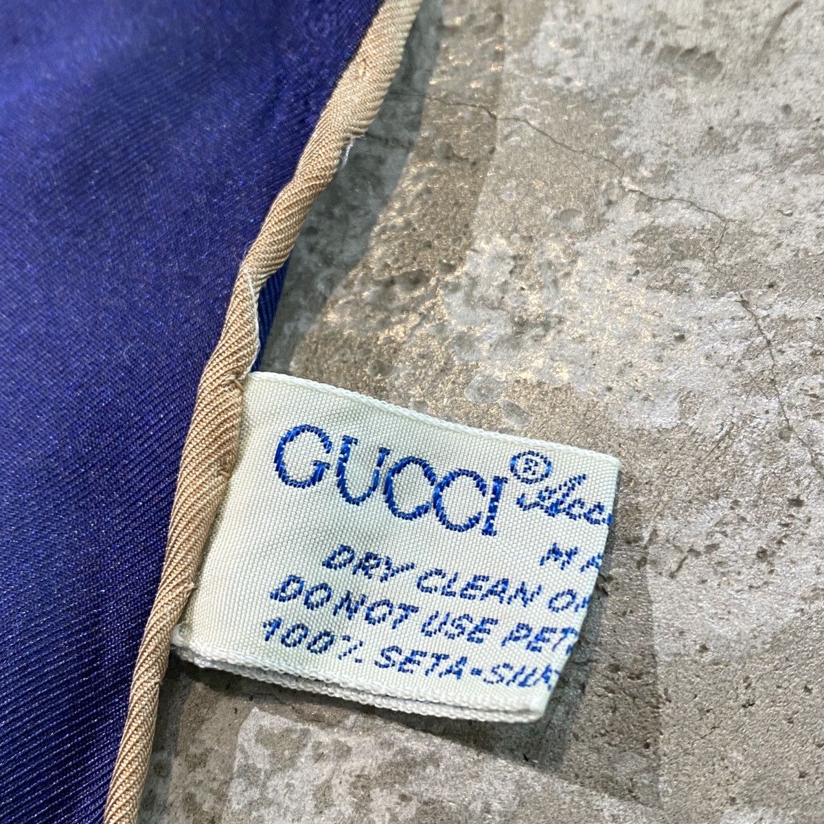 Vintage Vintage Gucci Silk Scarves . Size ONE SIZE - 2 Thumbnail