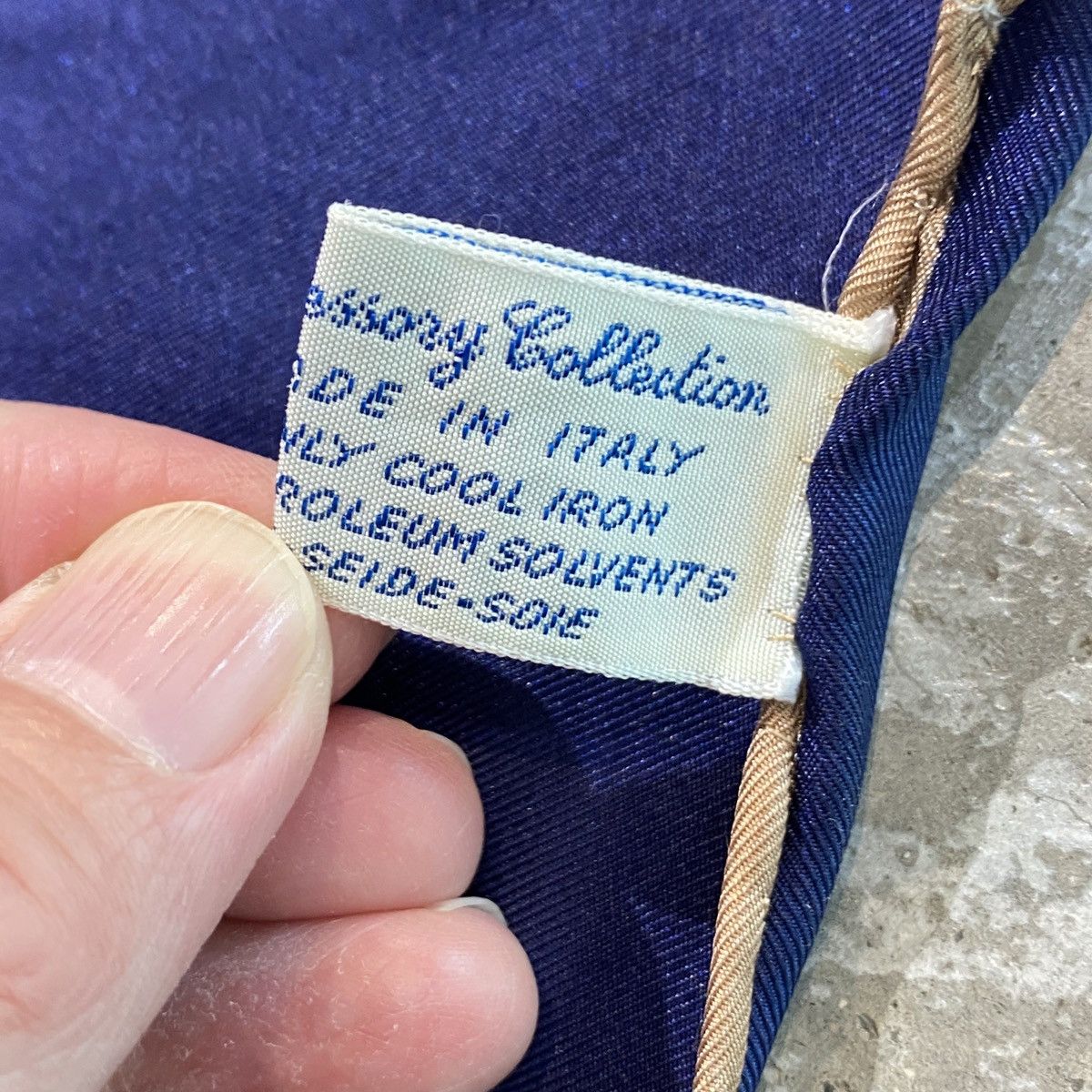 Vintage Vintage Gucci Silk Scarves . Size ONE SIZE - 3 Thumbnail
