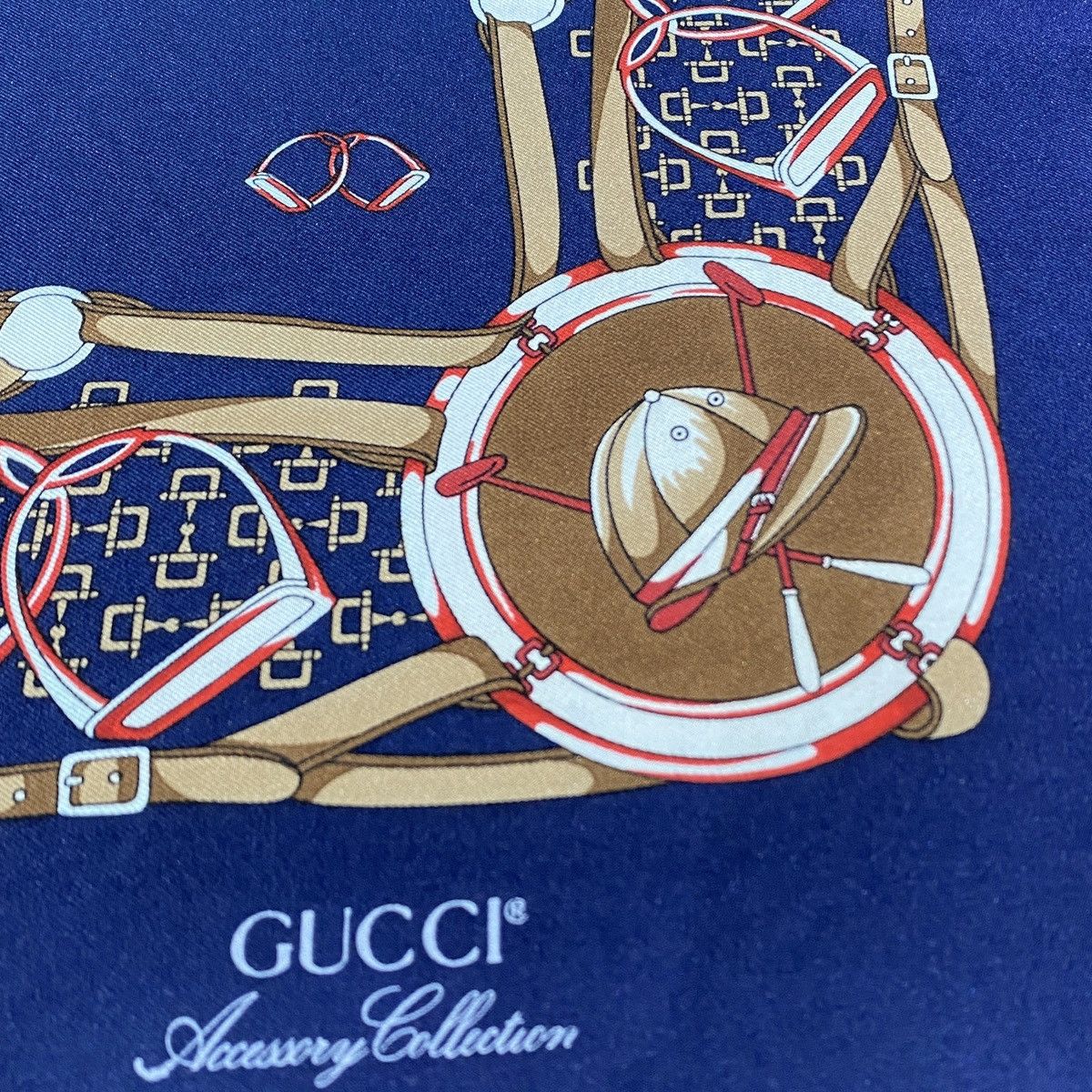 Vintage Vintage Gucci Silk Scarves . Size ONE SIZE - 5 Thumbnail