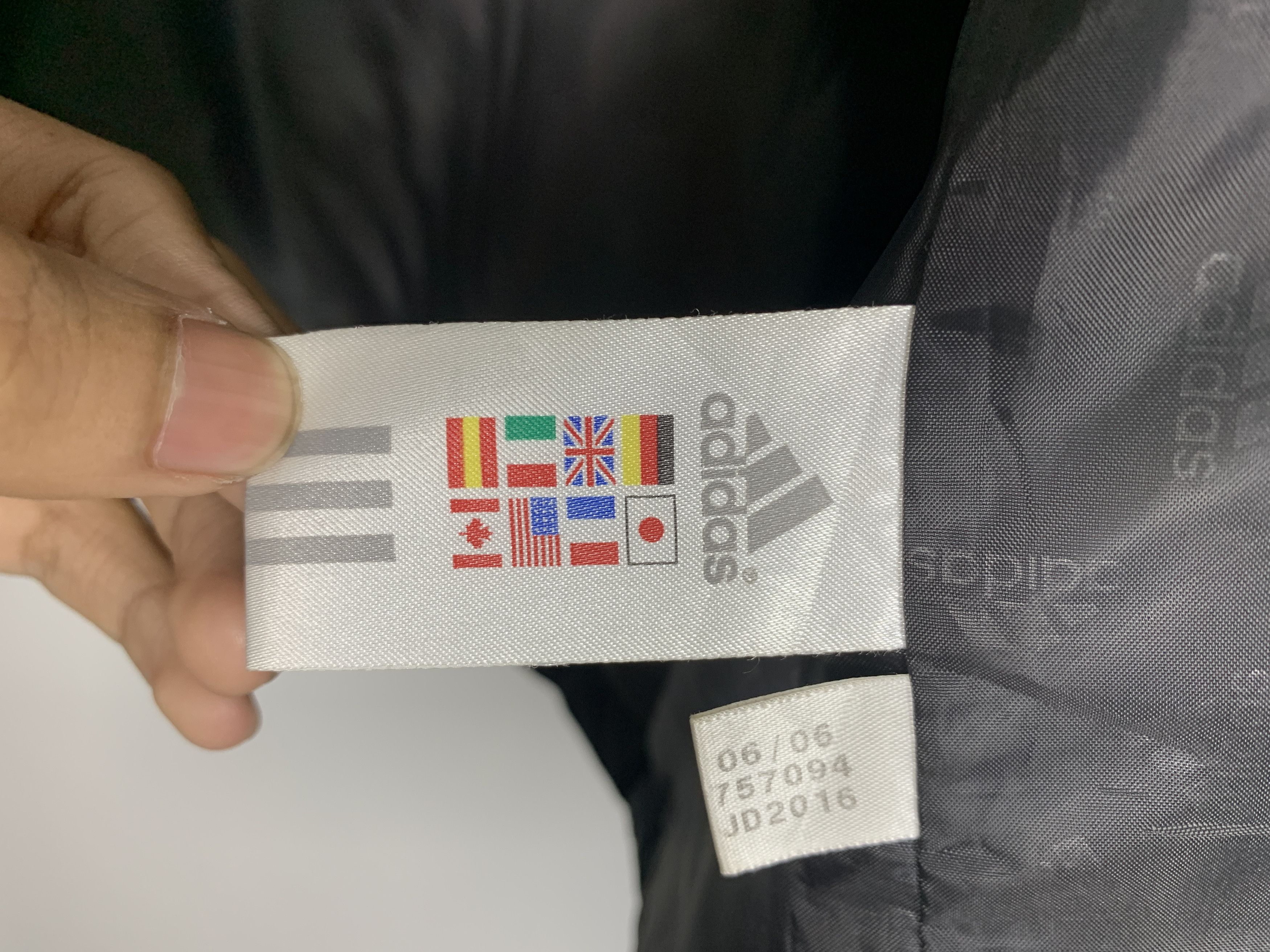 Adidas Vintage Adidas Puffer Zip Up Jacket J0867 Size US S / EU 44-46 / 1 - 21 Thumbnail