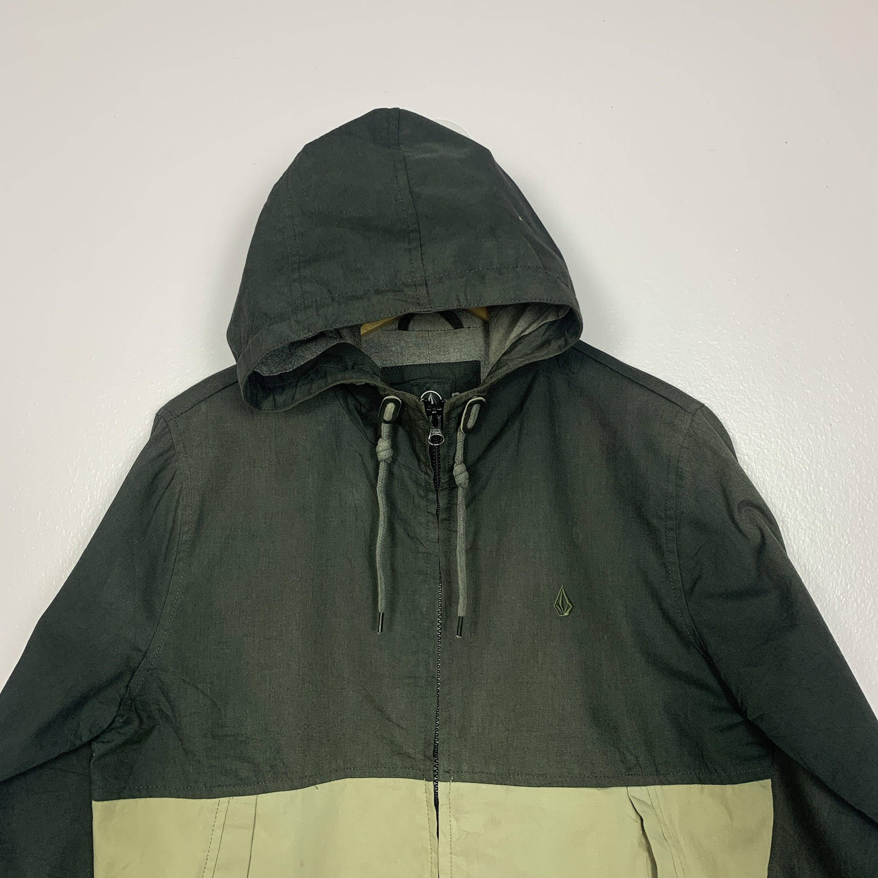 Volcom Vintage VOLCOM Zip Up Hoodie Jacket Nice Design J0255 Size US S / EU 44-46 / 1 - 2 Thumbnail