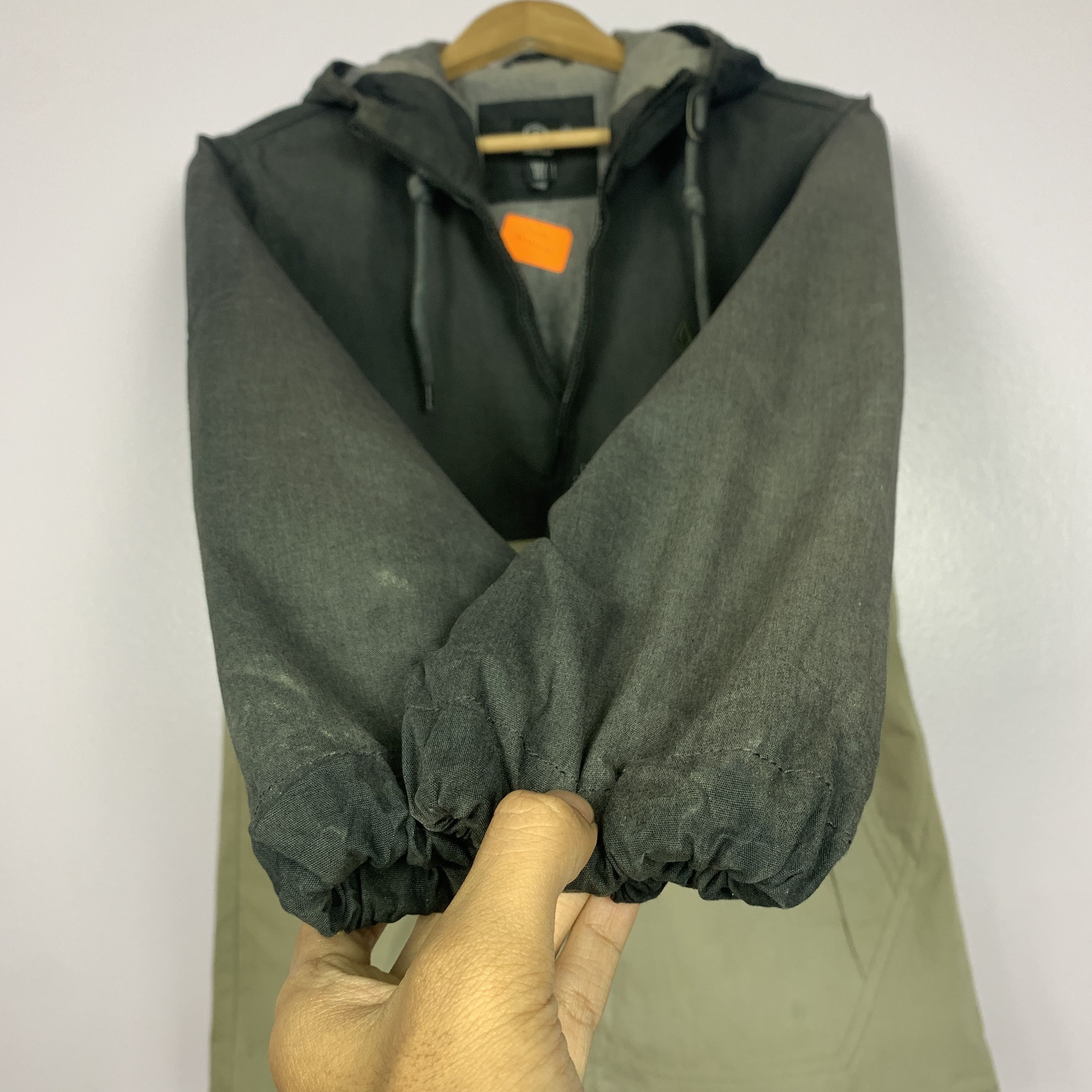 Volcom Vintage VOLCOM Zip Up Hoodie Jacket Nice Design J0255 Size US S / EU 44-46 / 1 - 14 Thumbnail