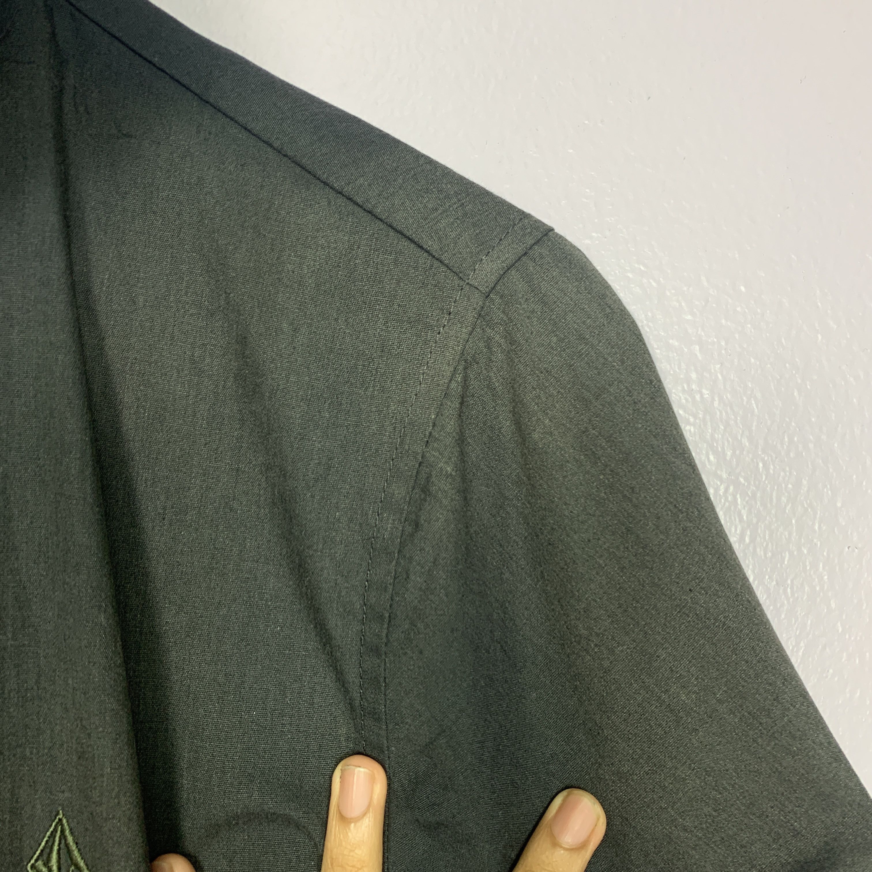 Volcom Vintage VOLCOM Zip Up Hoodie Jacket Nice Design J0255 Size US S / EU 44-46 / 1 - 8 Thumbnail