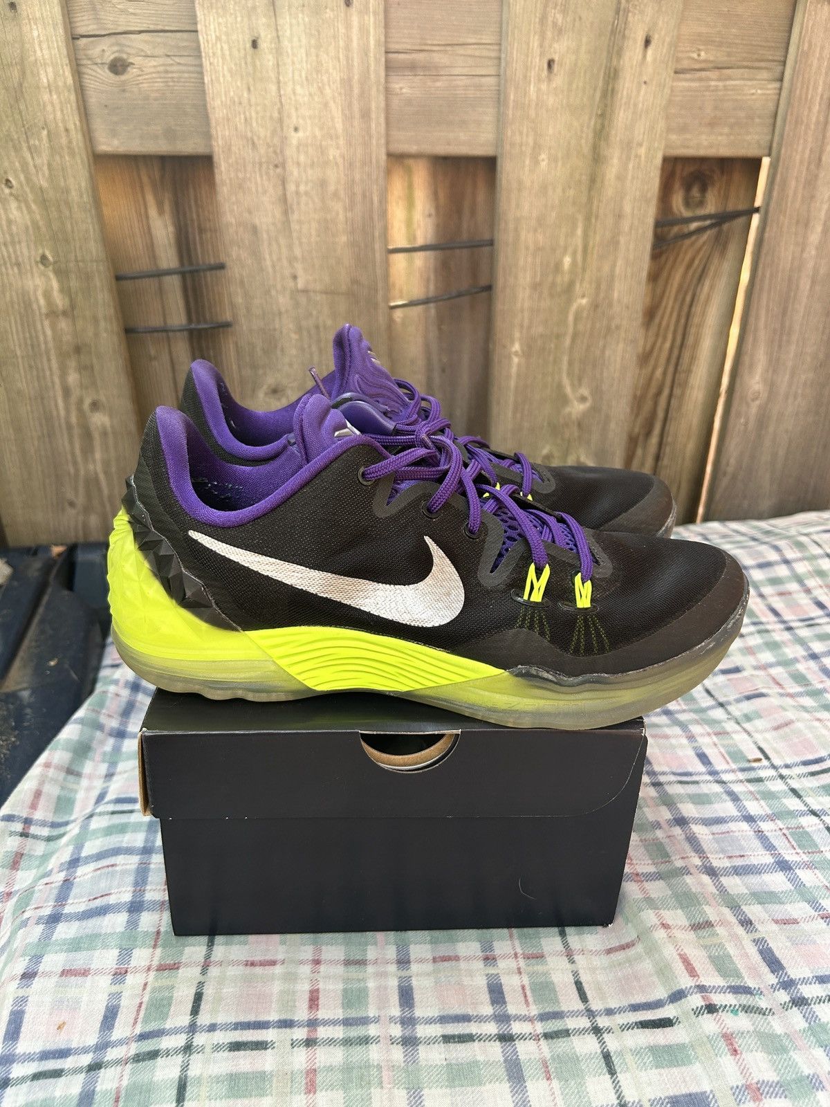 Nike Nike Zoom Kobe Venomenom 5 “Joker” Size US 8.5 / EU 41-42 - 1 Thumbnail