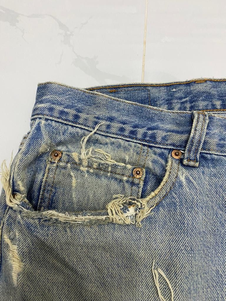Levi's Vintage Clothing VINTAGE LEVIS 501 MADE IN USA DISTRESSED BAGGY DENIM PANTS Size US 42 / EU 58 - 9 Thumbnail
