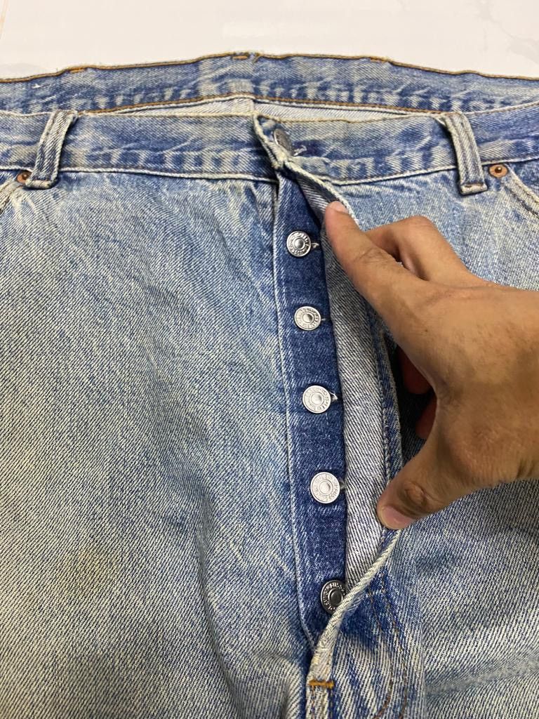 Levi's Vintage Clothing VINTAGE LEVIS 501 MADE IN USA DISTRESSED BAGGY DENIM PANTS Size US 42 / EU 58 - 11 Thumbnail