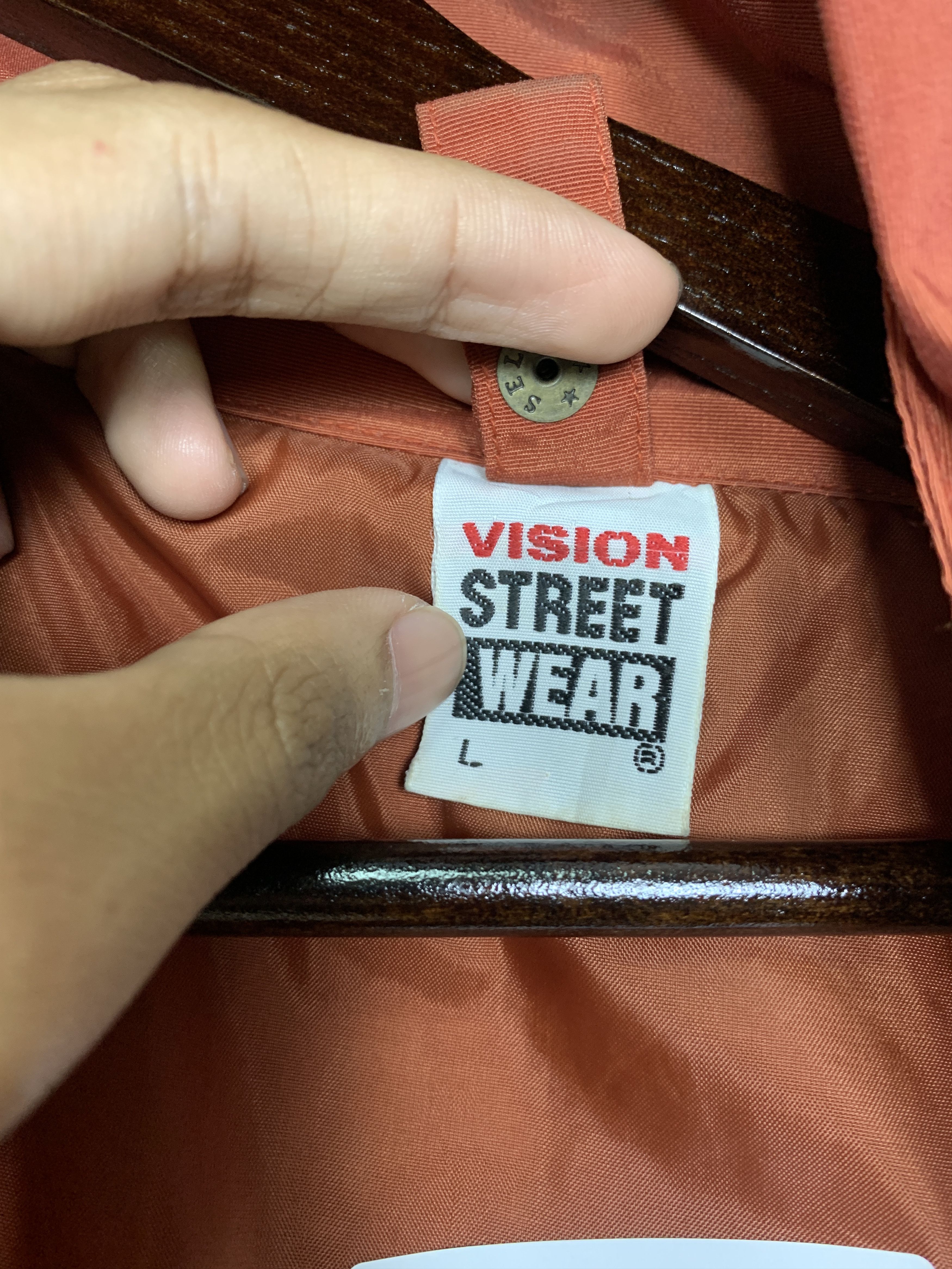 Vision Streetwear Vintage VISION STREETWEAR Windbreaker Jackets J0801 Size US M / EU 48-50 / 2 - 16 Thumbnail