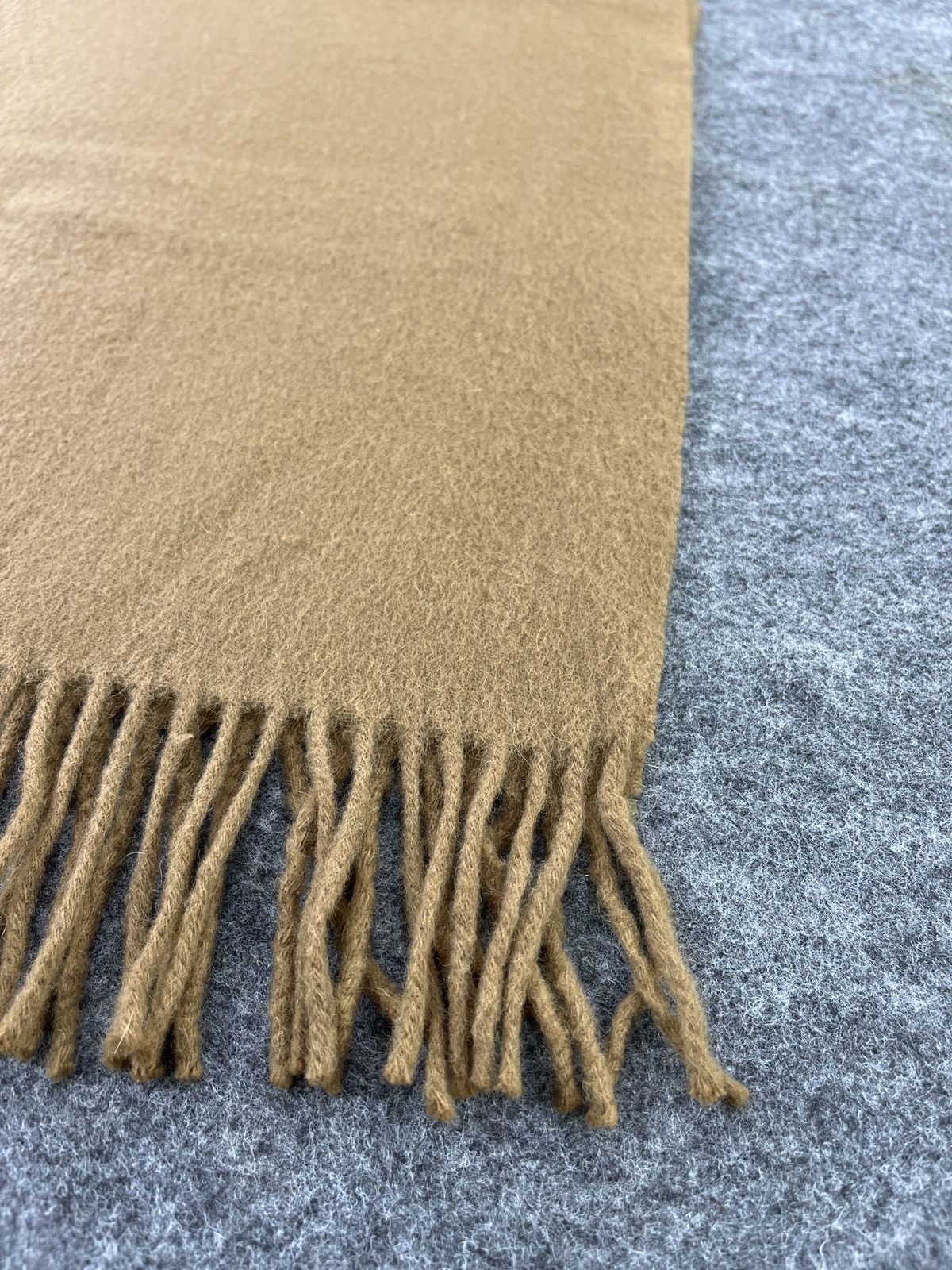 Givenchy Givenchy Scarf / Muffler / Neckwear T647 Size ONE SIZE - 6 Thumbnail