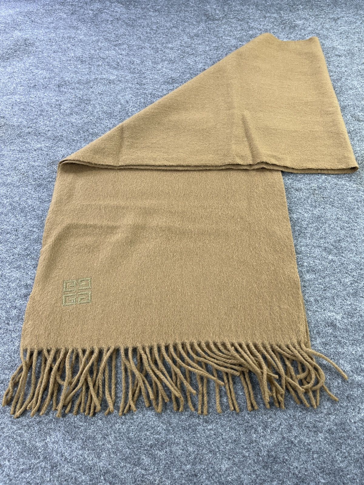 Givenchy Givenchy Scarf / Muffler / Neckwear T647 Size ONE SIZE - 3 Thumbnail