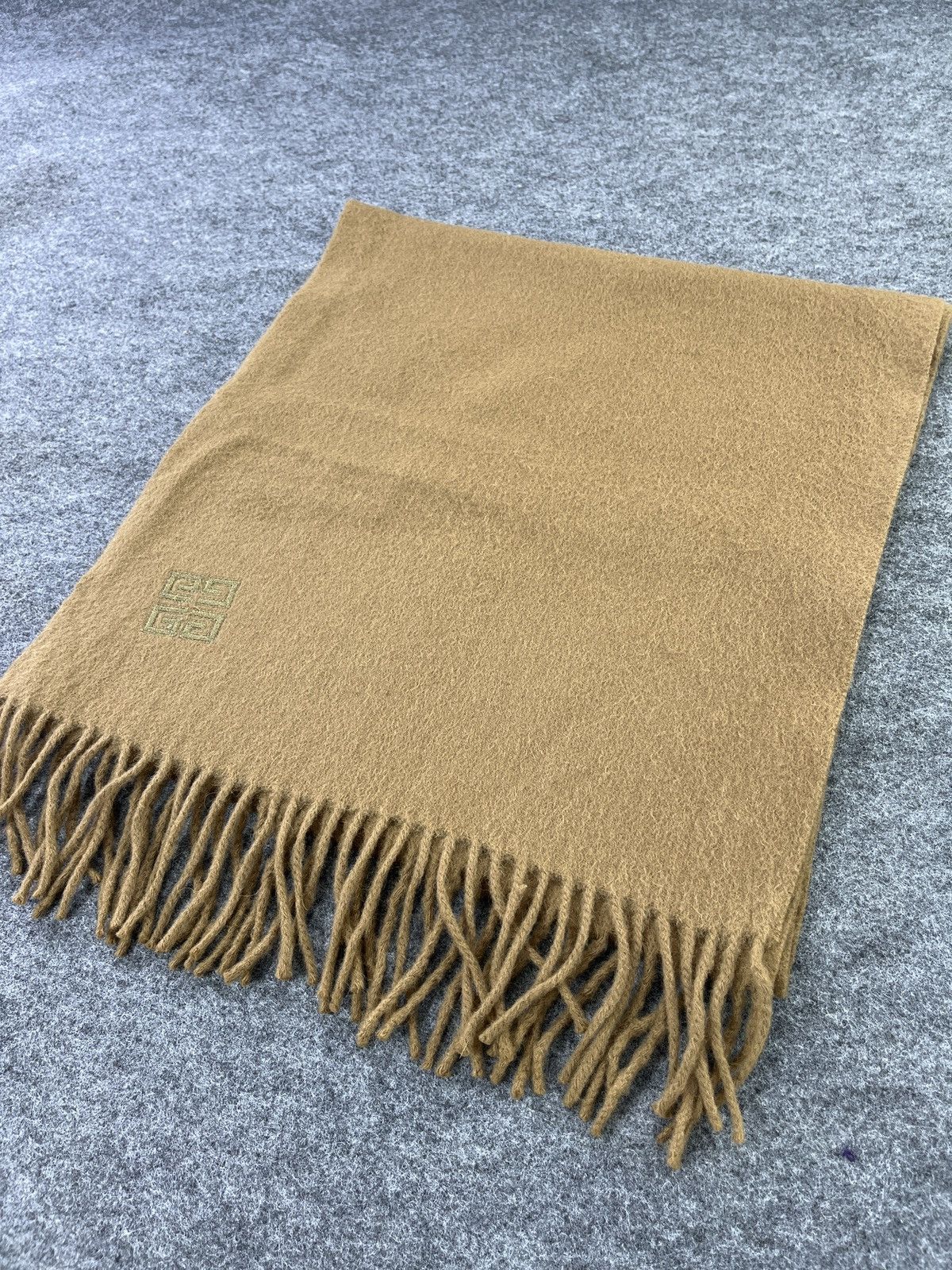 Givenchy Givenchy Scarf / Muffler / Neckwear T647 Size ONE SIZE - 7 Thumbnail