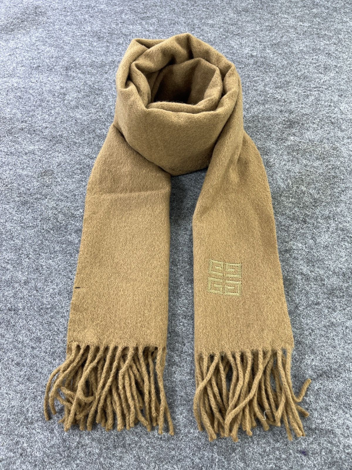 Givenchy Givenchy Scarf / Muffler / Neckwear T647 Size ONE SIZE - 4 Thumbnail