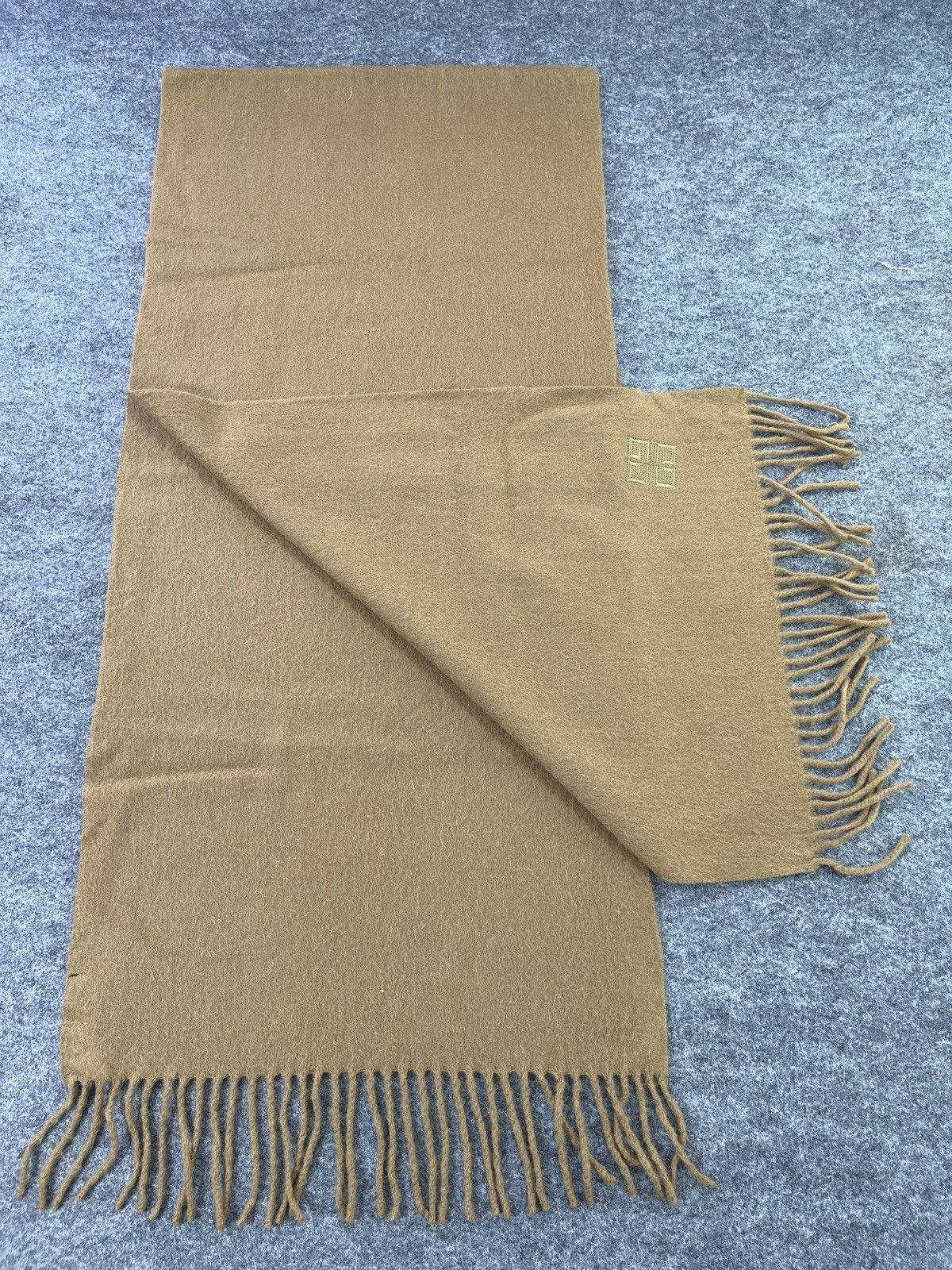 Givenchy Givenchy Scarf / Muffler / Neckwear T647 Size ONE SIZE - 2 Thumbnail