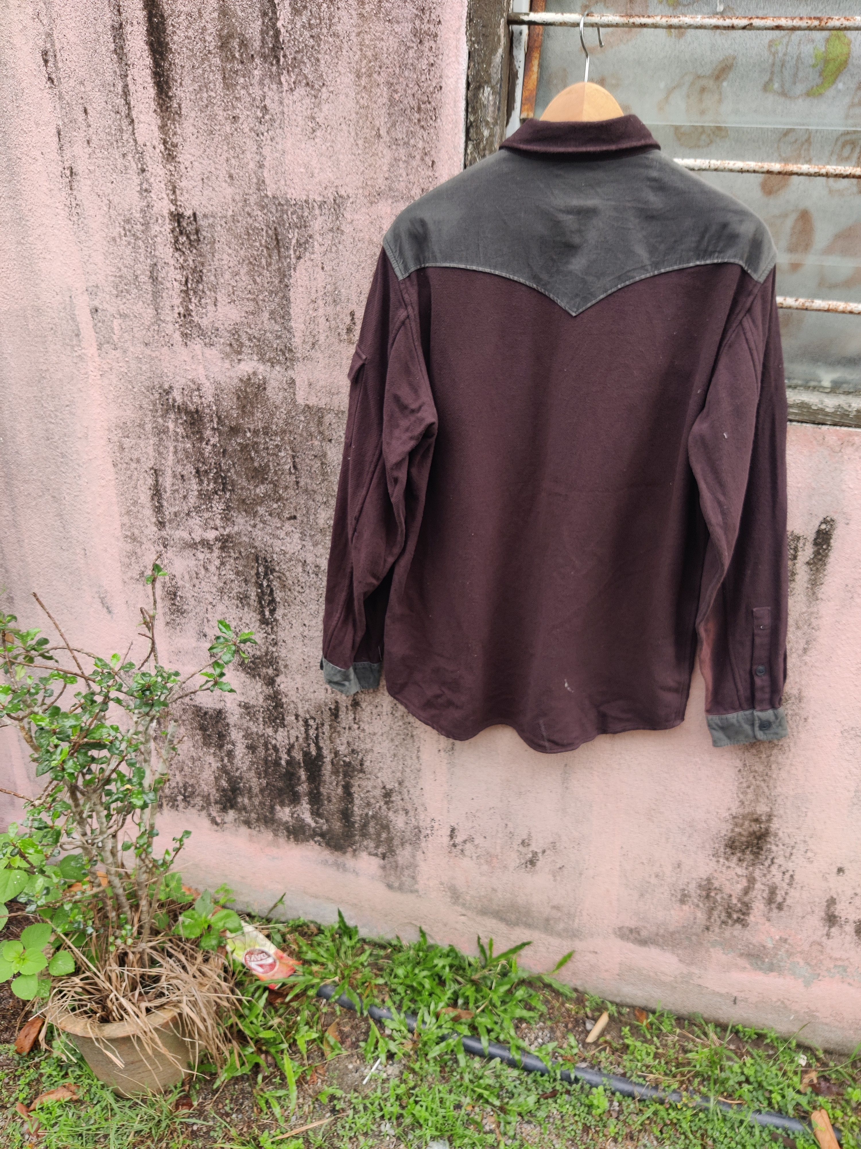 Jun Takahashi 🔥Best Offer🔥 Vintage Undercover Uniqlo Takahashi Shirt Size US L / EU 52-54 / 3 - 2 Thumbnail