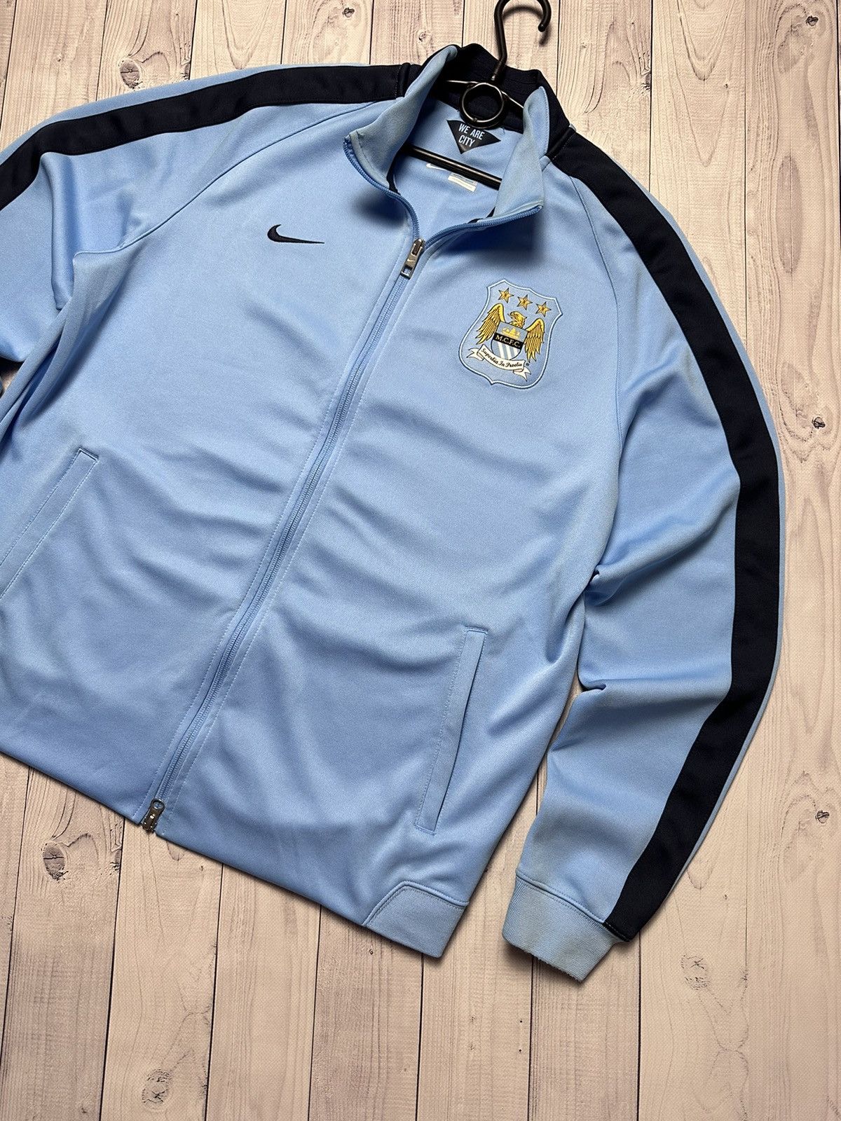 Vintage Vintage Nike Manchester City soccer track jacket size XL Size US XL / EU 56 / 4 - 2 Thumbnail