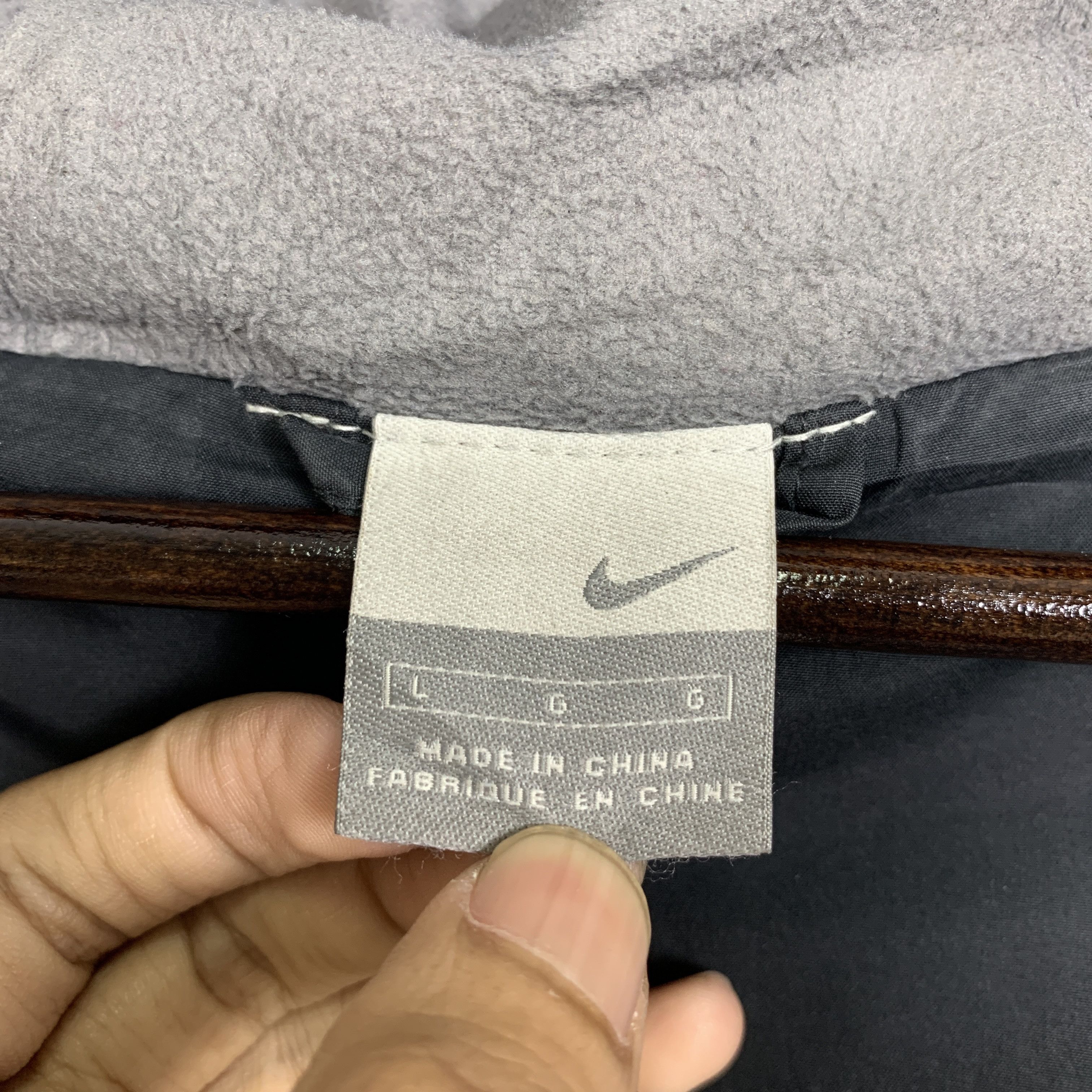 Nike Vintage NIKE Zip Up Hoodie Jacket J0828 Size US M / EU 48-50 / 2 - 23 Thumbnail