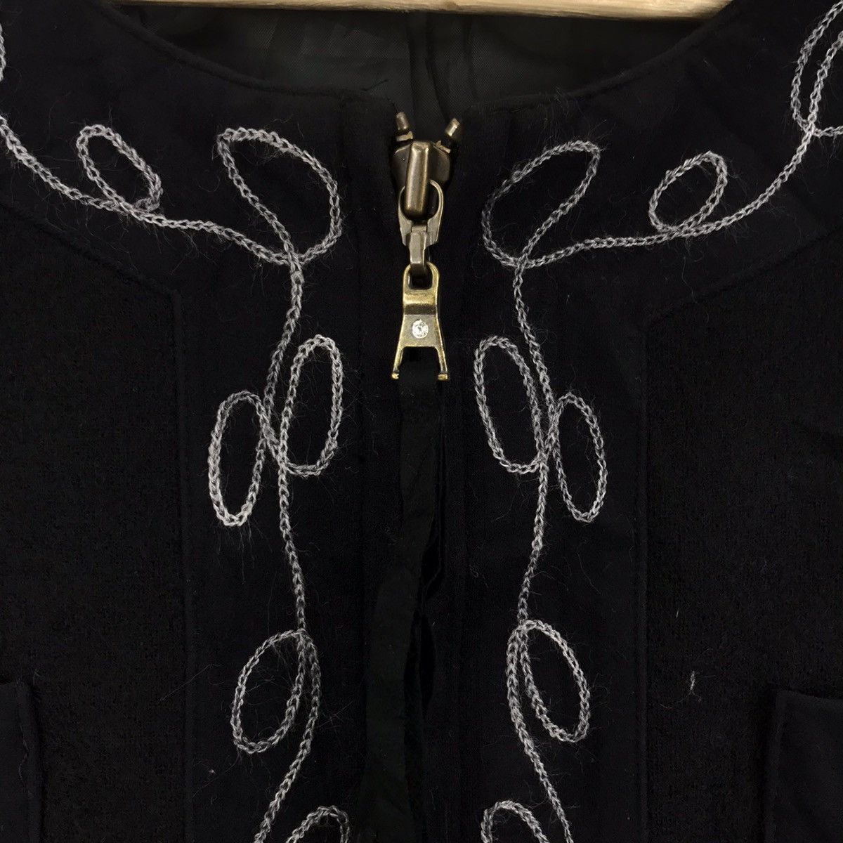 Japanese Brand CHARTREUSE Japanese Brand Embroidery Design Blazer Coat Size S / US 4 / IT 40 - 3 Thumbnail