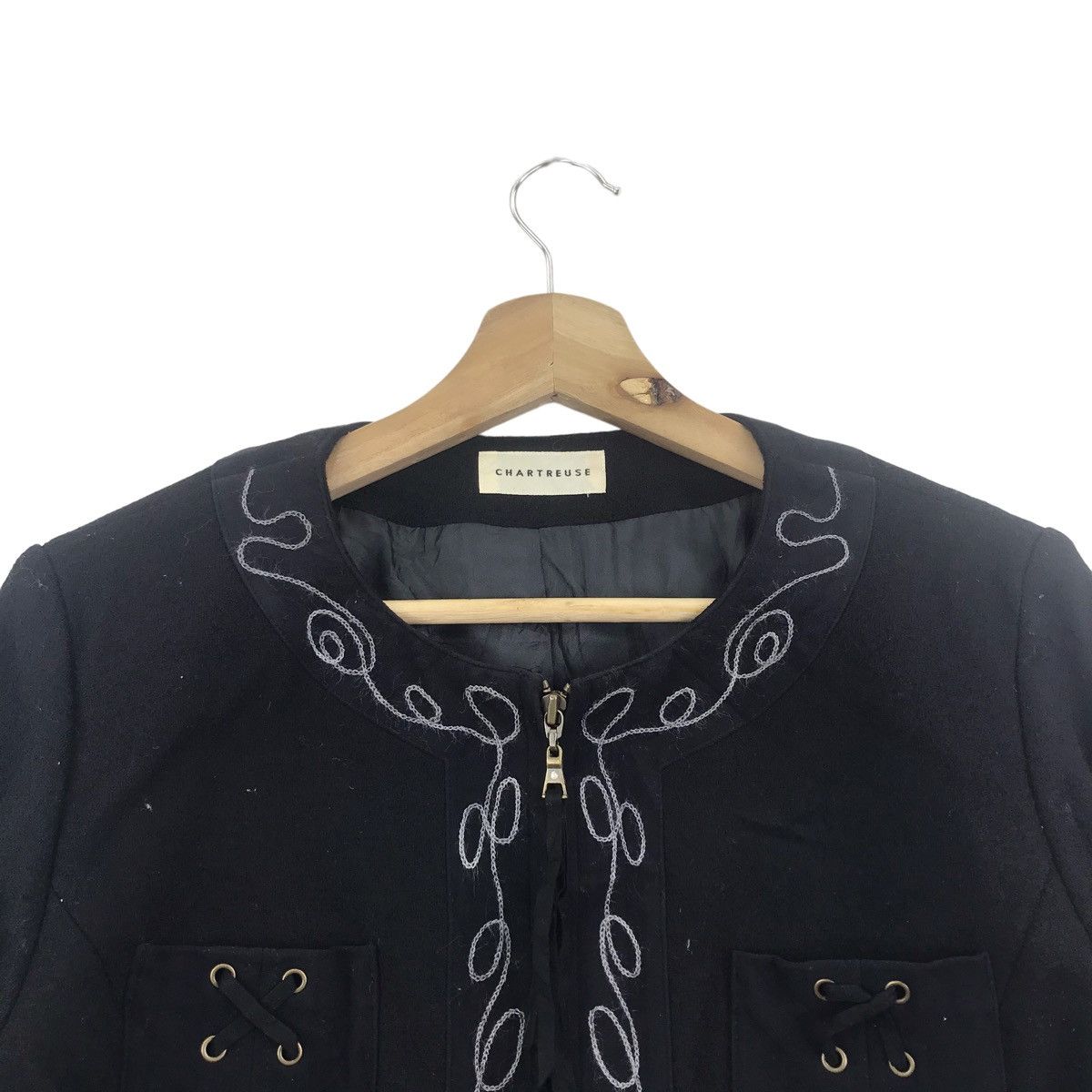 Japanese Brand CHARTREUSE Japanese Brand Embroidery Design Blazer Coat Size S / US 4 / IT 40 - 2 Thumbnail