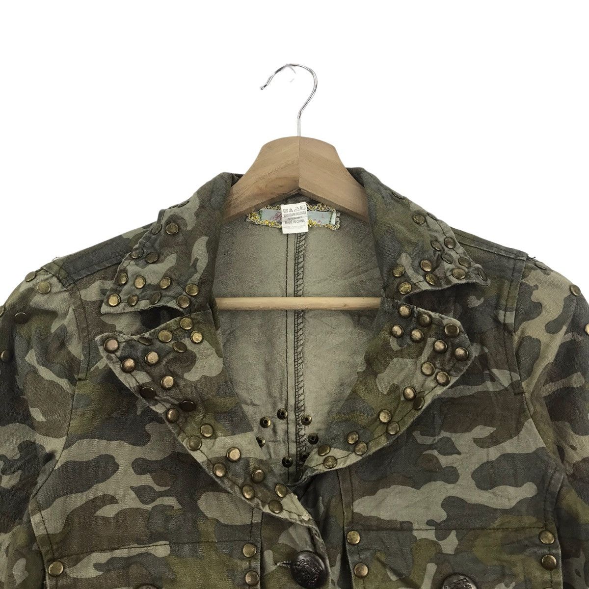 Vintage BANANA USA Spikes Style Green Camouflage Short Blazer Size L / US 10 / IT 46 - 2 Thumbnail