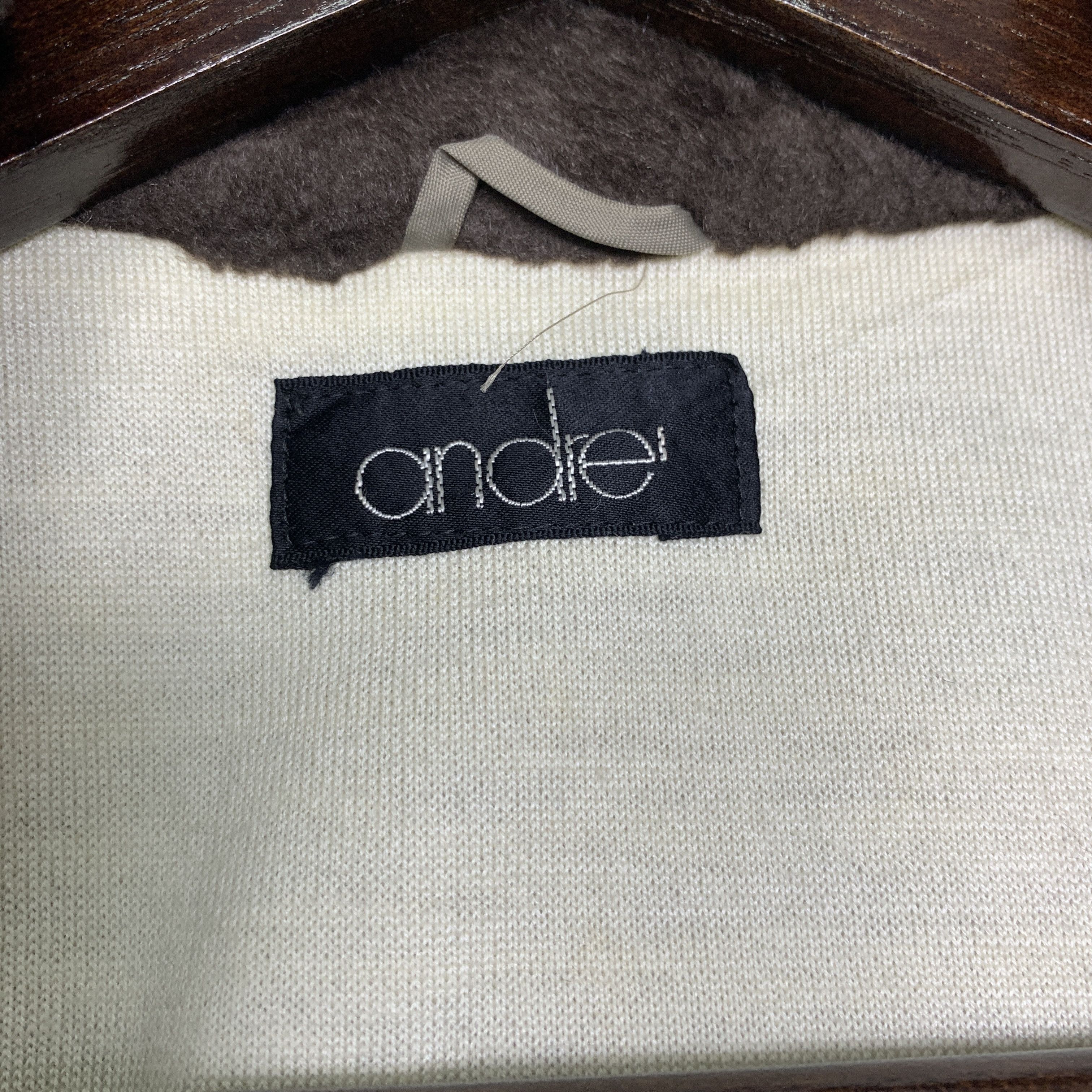Japanese Brand Vintage Japanese Brand Coats Nice Design Lining J0753 Size US M / EU 48-50 / 2 - 17 Thumbnail