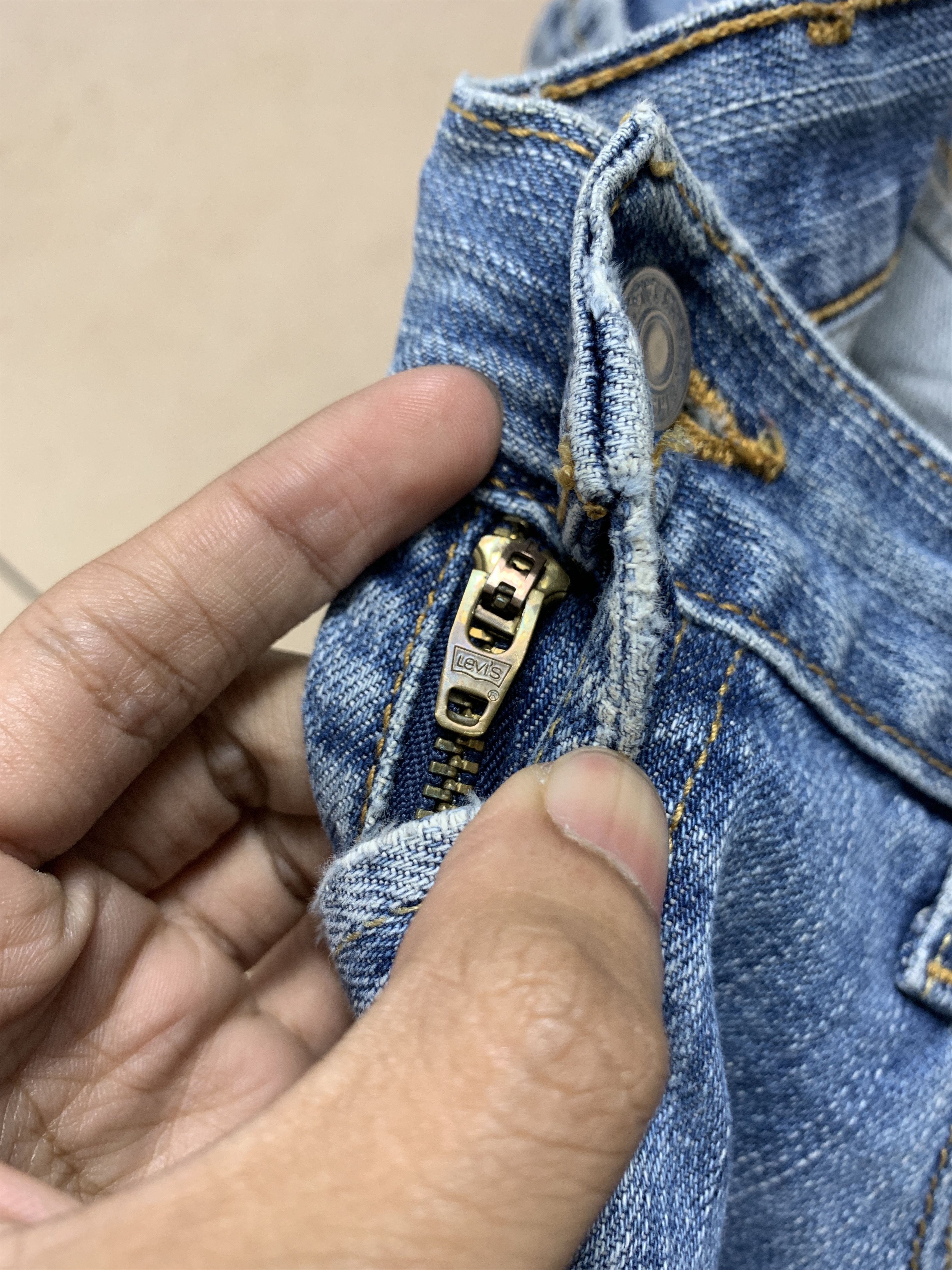 Levi's × Vintage Vintage Levis 569 Straight Cut Distressed Mid Wash Jeans Size US 34 / EU 50 - 12 Thumbnail