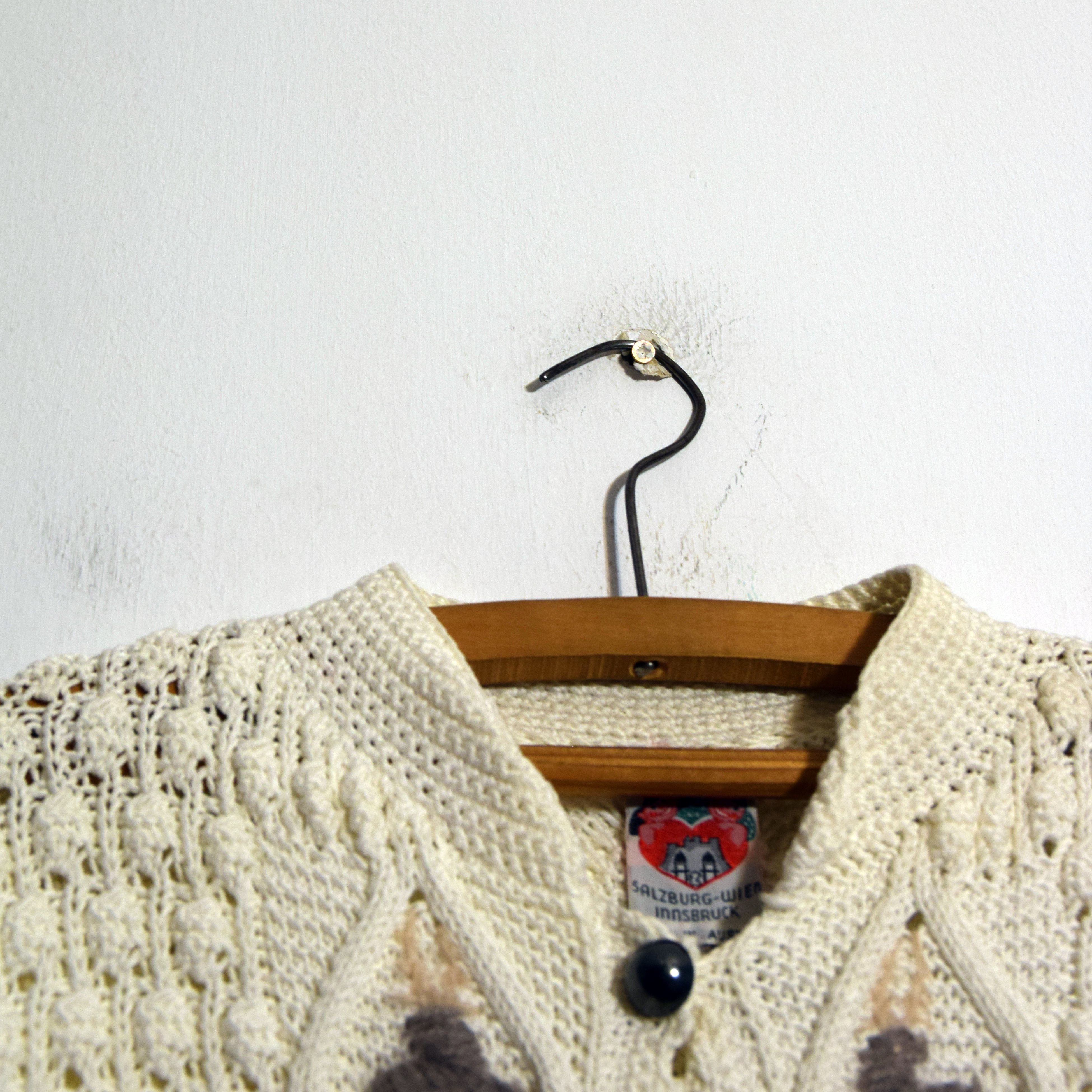 Vintage Austrian Vintage Hand Knitwear Buttoms Cardigan S/M Size S / US 4 / IT 40 - 6 Thumbnail