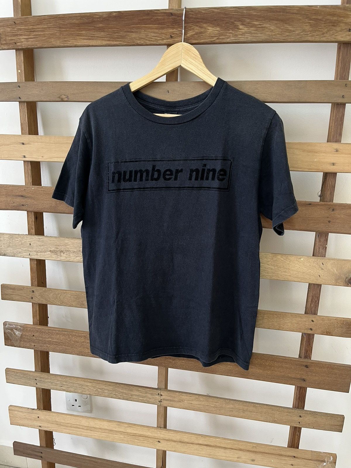 Number (N)ine Number (N)ine Short Sleeve Spellout Box Shirt Size US M / EU 48-50 / 2 - 3 Thumbnail