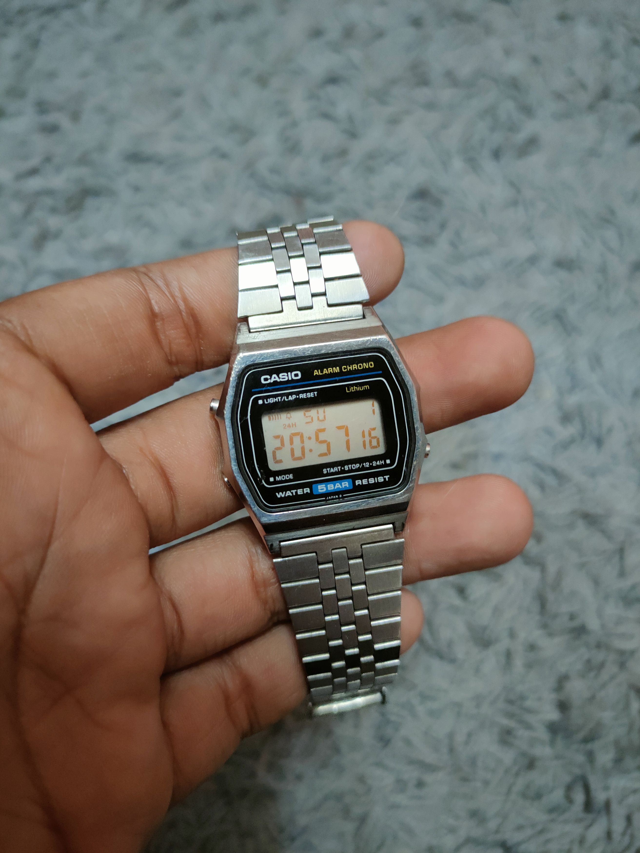Casio × Vintage DL Casio W39 vintage digital made in japan watch #dumoh ...