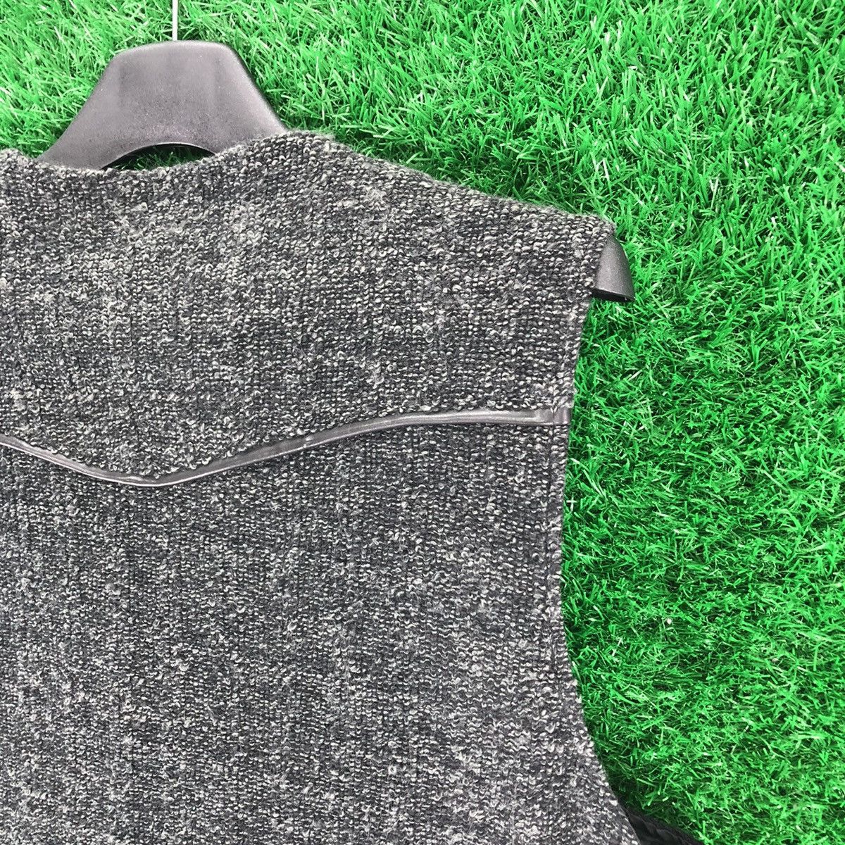 Japanese Brand Vintage Two Tone Knit Vest by Mantic Size US L / EU 52-54 / 3 - 5 Thumbnail
