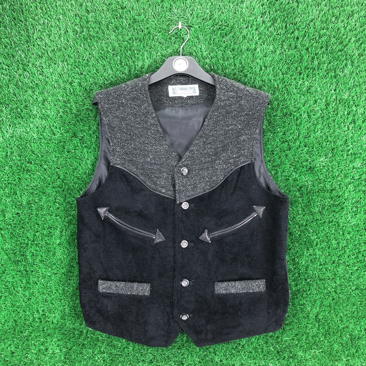Japanese Brand Vintage Two Tone Knit Vest by Mantic Size US L / EU 52-54 / 3 - 1 Thumbnail