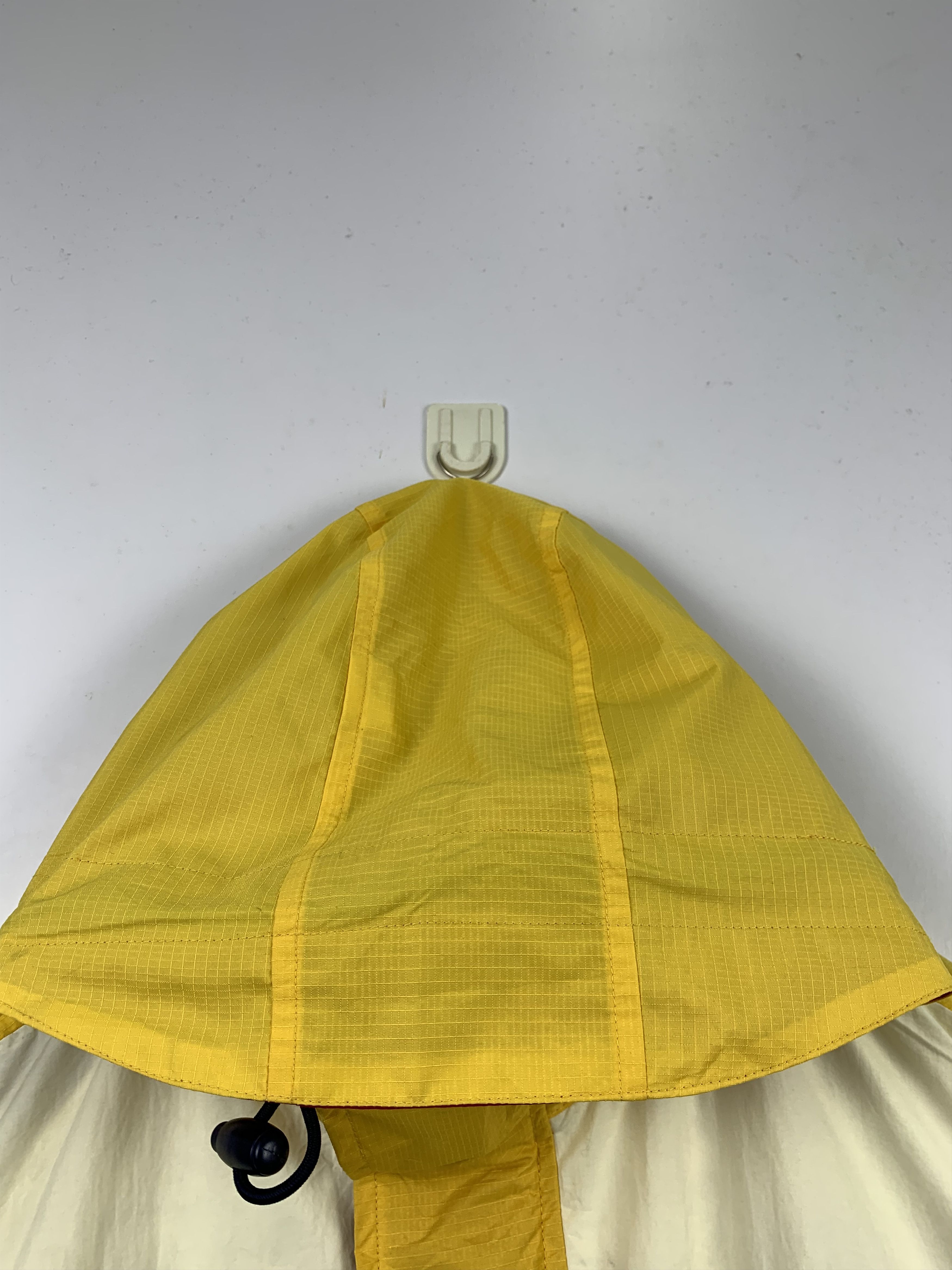 Tommy Hilfiger Vintage Tommy Hilfiger Sailing Gear Sun Faded J0585 Size US L / EU 52-54 / 3 - 5 Thumbnail