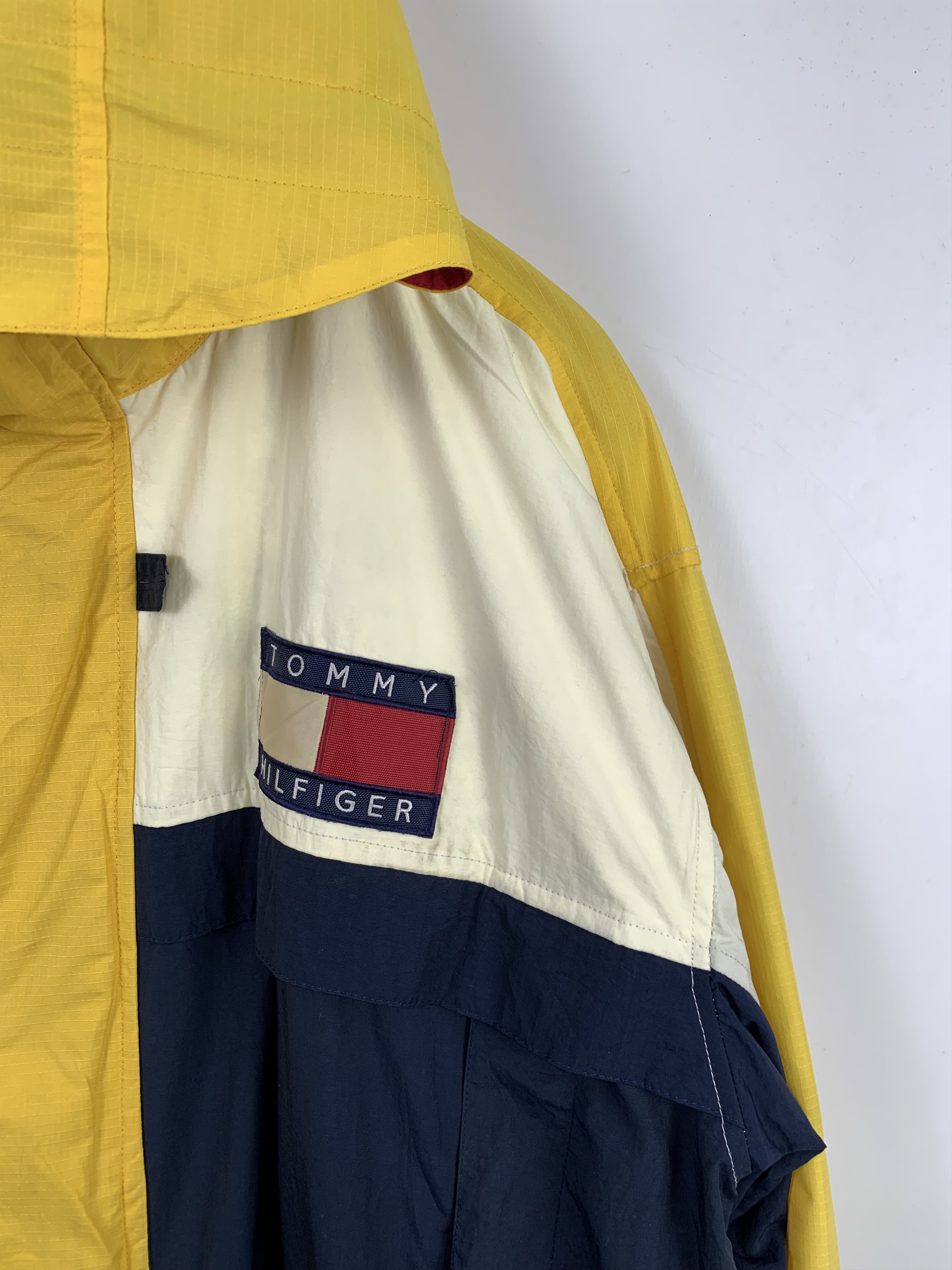 Tommy Hilfiger Vintage Tommy Hilfiger Sailing Gear Sun Faded J0585 Size US L / EU 52-54 / 3 - 2 Thumbnail