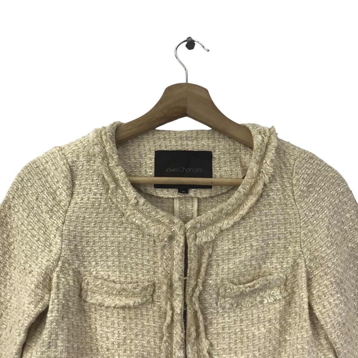 Japanese Brand JEWEL CHANGES Japanese Brand Beige Multi Pocket Tweed Blazer Size XS / US 0-2 / IT 36-38 - 2 Thumbnail