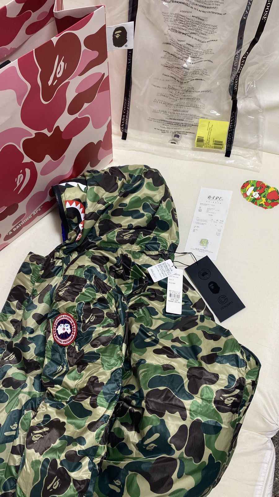 Bape × CNCPTS × Canada Goose A Bathing Ape X Canada Goose X Concepts Reversible Jacket M Size US M / EU 48-50 / 2 - 22 Thumbnail