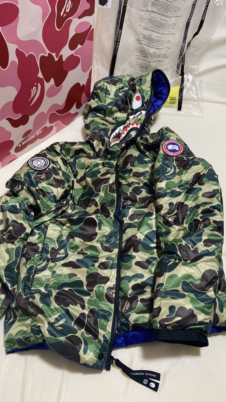 Bape × CNCPTS × Canada Goose A Bathing Ape X Canada Goose X Concepts Reversible Jacket M Size US M / EU 48-50 / 2 - 20 Thumbnail