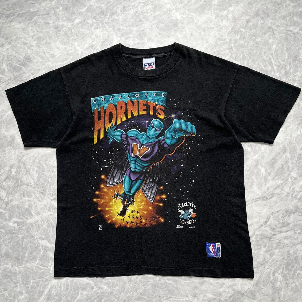 image of VTG 90's Nba Charlotte Hornets Salem Comic T-Shirt in Black, Men's (Size Large)