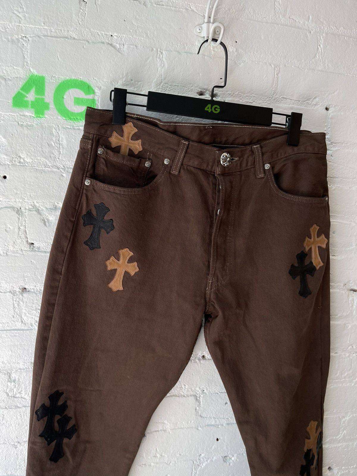 Chrome Hearts × Levi's Chrome Hearts OFFSET Personal Levi Cross Patch Jeans Brown Size US 32 / EU 48 - 7 Thumbnail