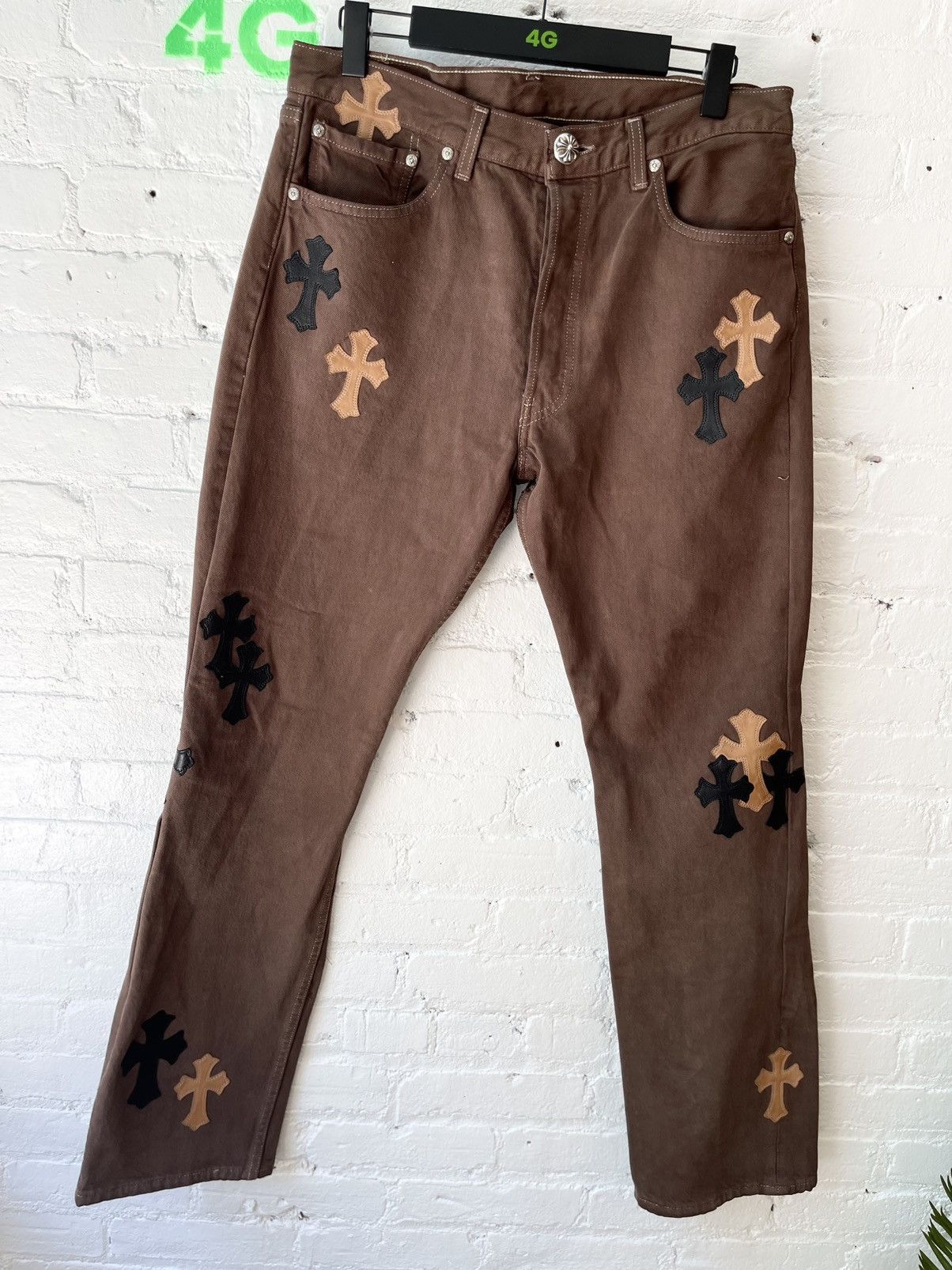 Chrome Hearts × Levi's Chrome Hearts OFFSET Personal Levi Cross Patch Jeans Brown Size US 32 / EU 48 - 3 Thumbnail