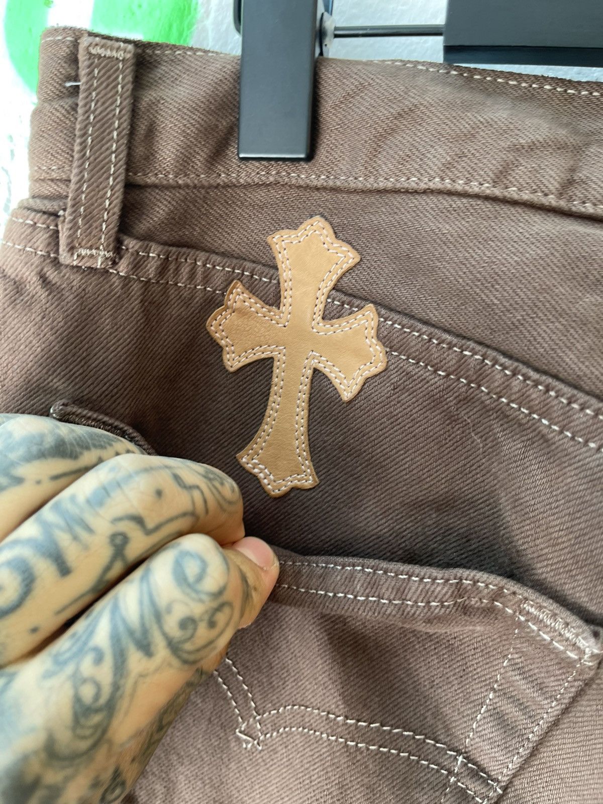 Chrome Hearts × Levi's Chrome Hearts OFFSET Personal Levi Cross Patch Jeans Brown Size US 32 / EU 48 - 19 Thumbnail