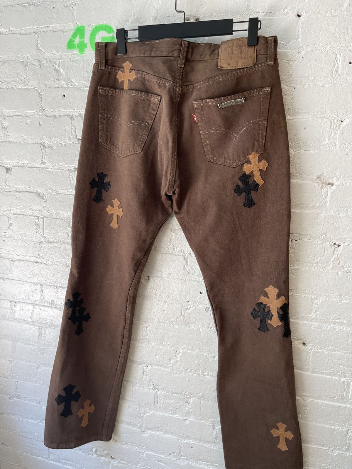 Chrome Hearts × Levi's Chrome Hearts OFFSET Personal Levi Cross Patch Jeans Brown Size US 32 / EU 48 - 13 Thumbnail