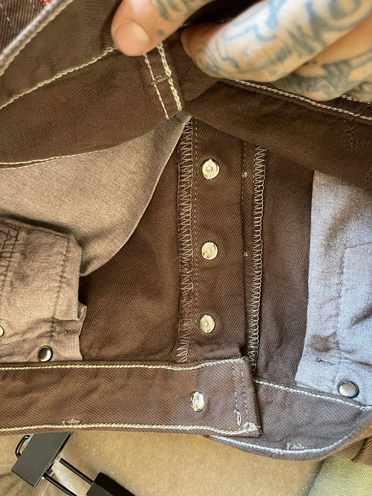 Chrome Hearts × Levi's Chrome Hearts OFFSET Personal Levi Cross Patch Jeans Brown Size US 32 / EU 48 - 20 Thumbnail