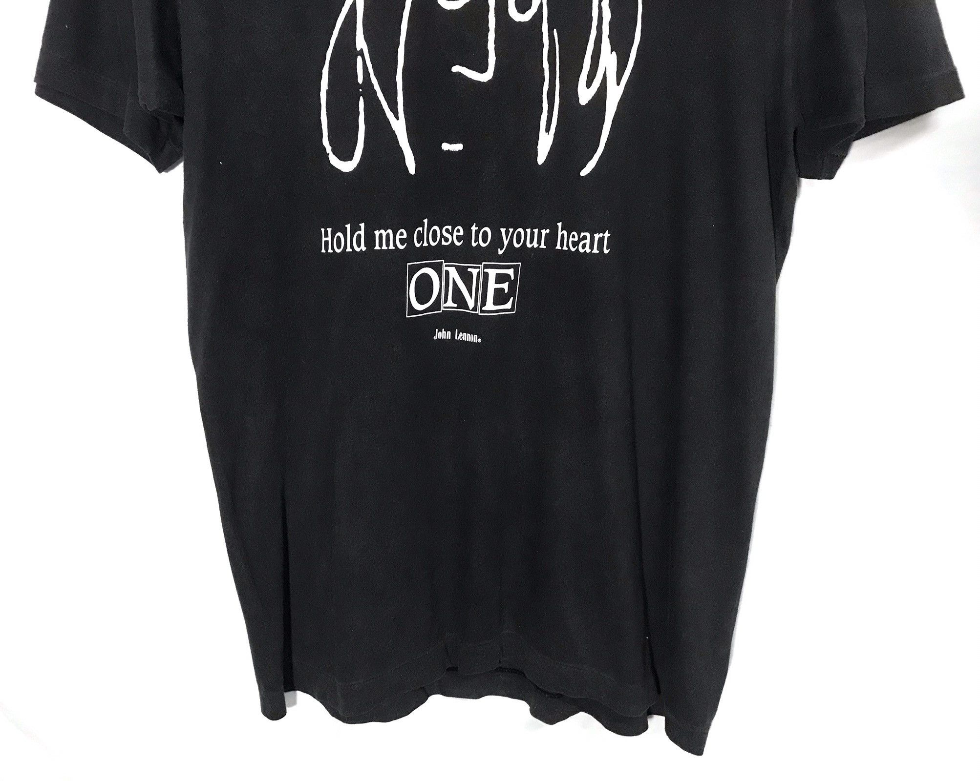Other Vintage John Lennon Hold Me Close To Your Heart One Tshirt Size US M / EU 48-50 / 2 - 4 Thumbnail